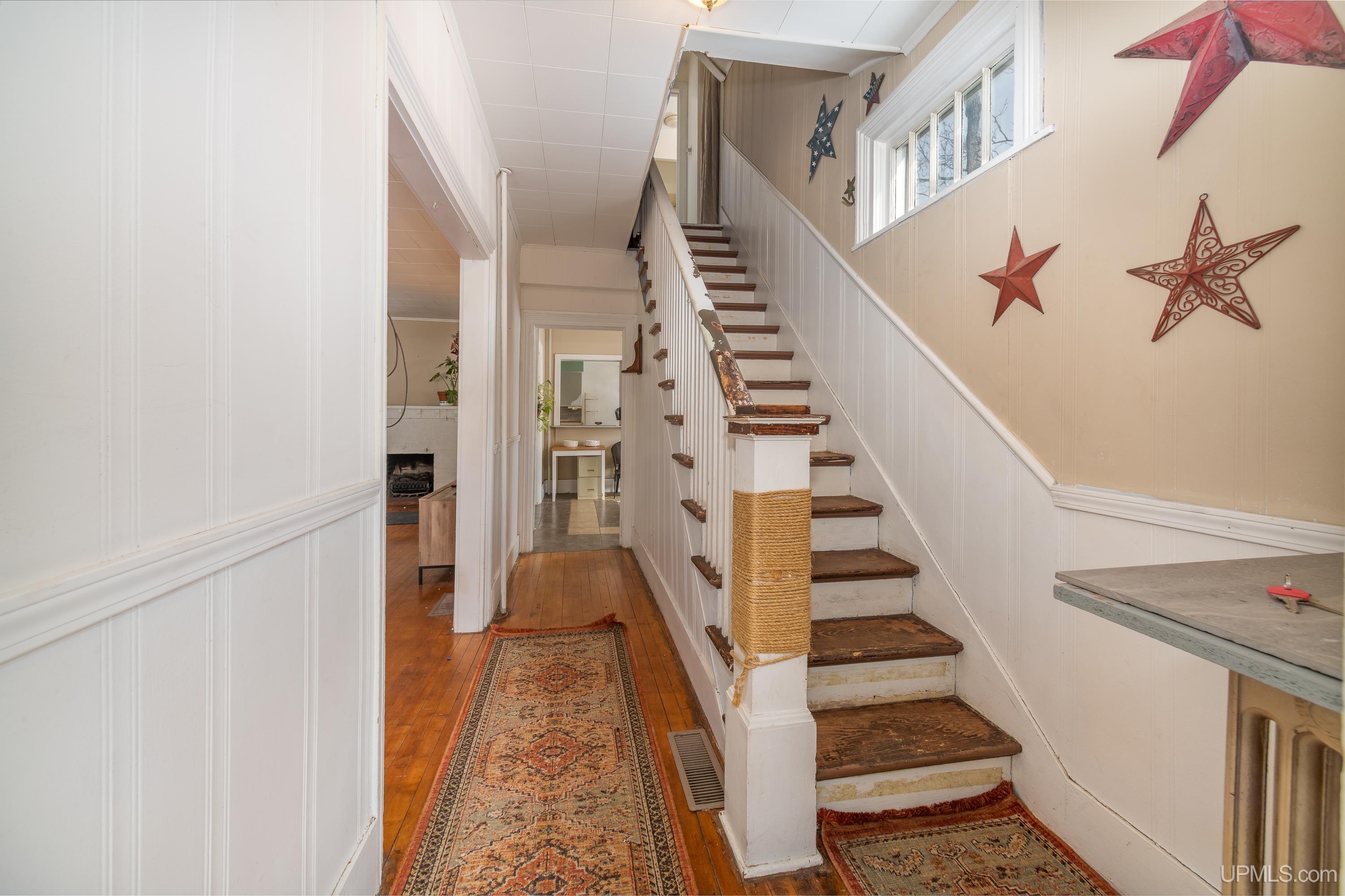 200 W Ridge Street