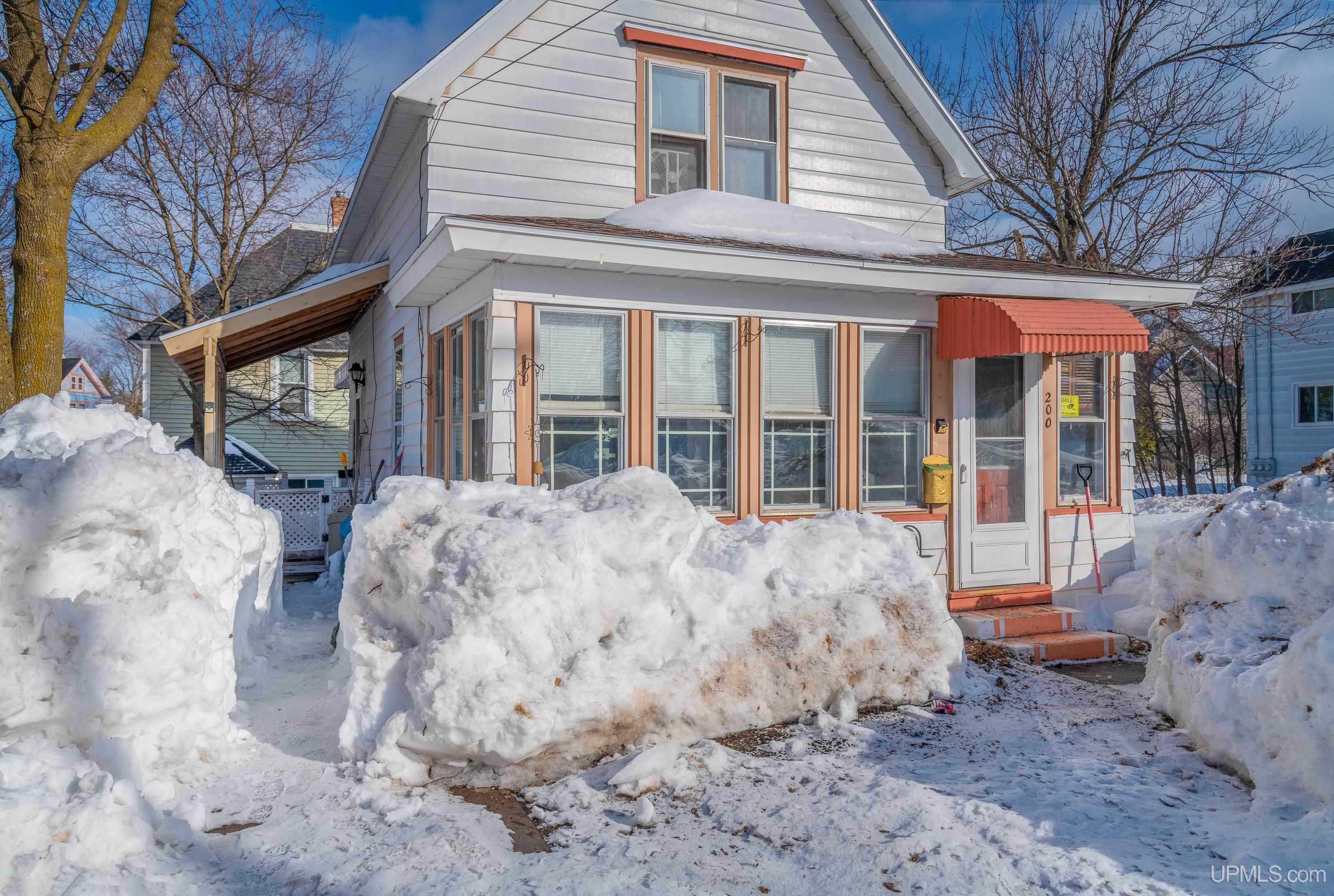 200 W Ridge Street