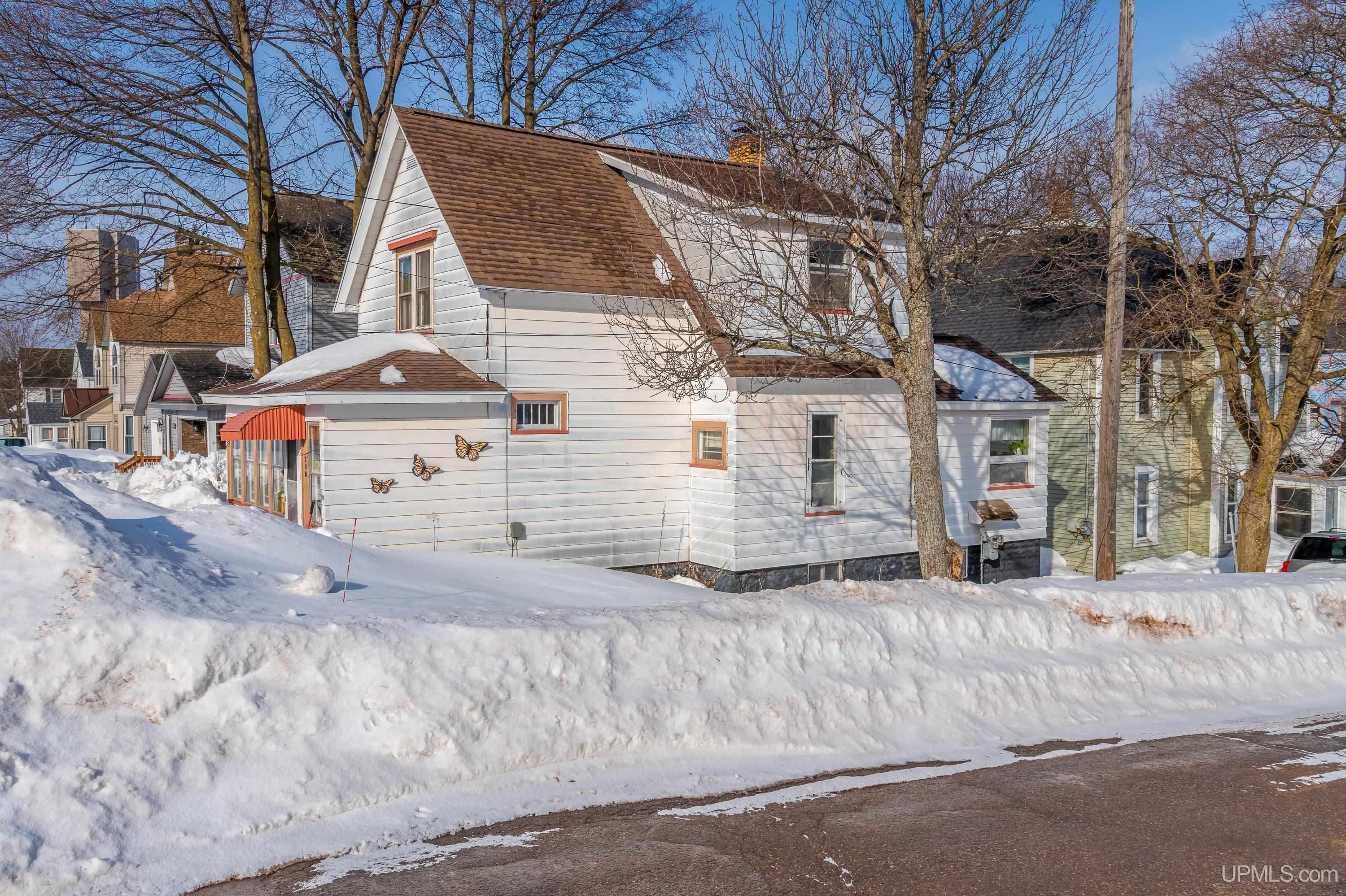 200 W Ridge Street