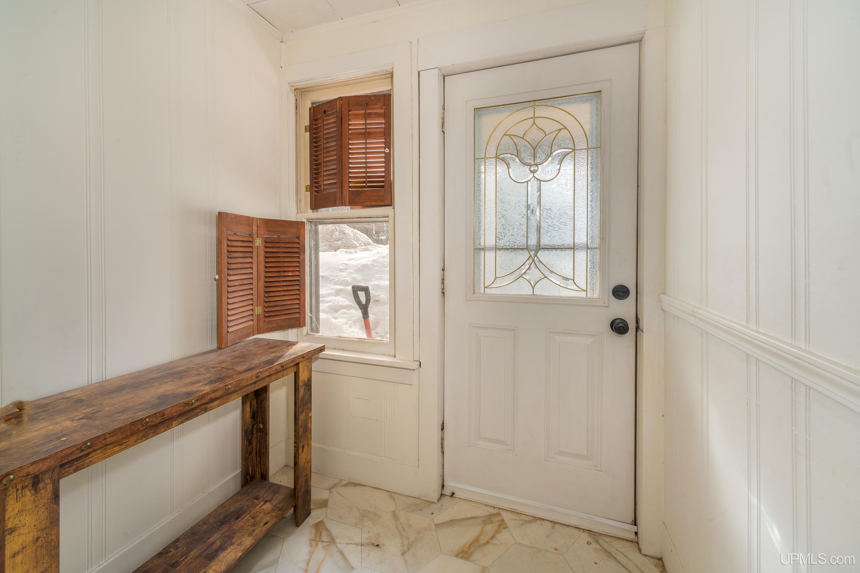 200 W Ridge Street