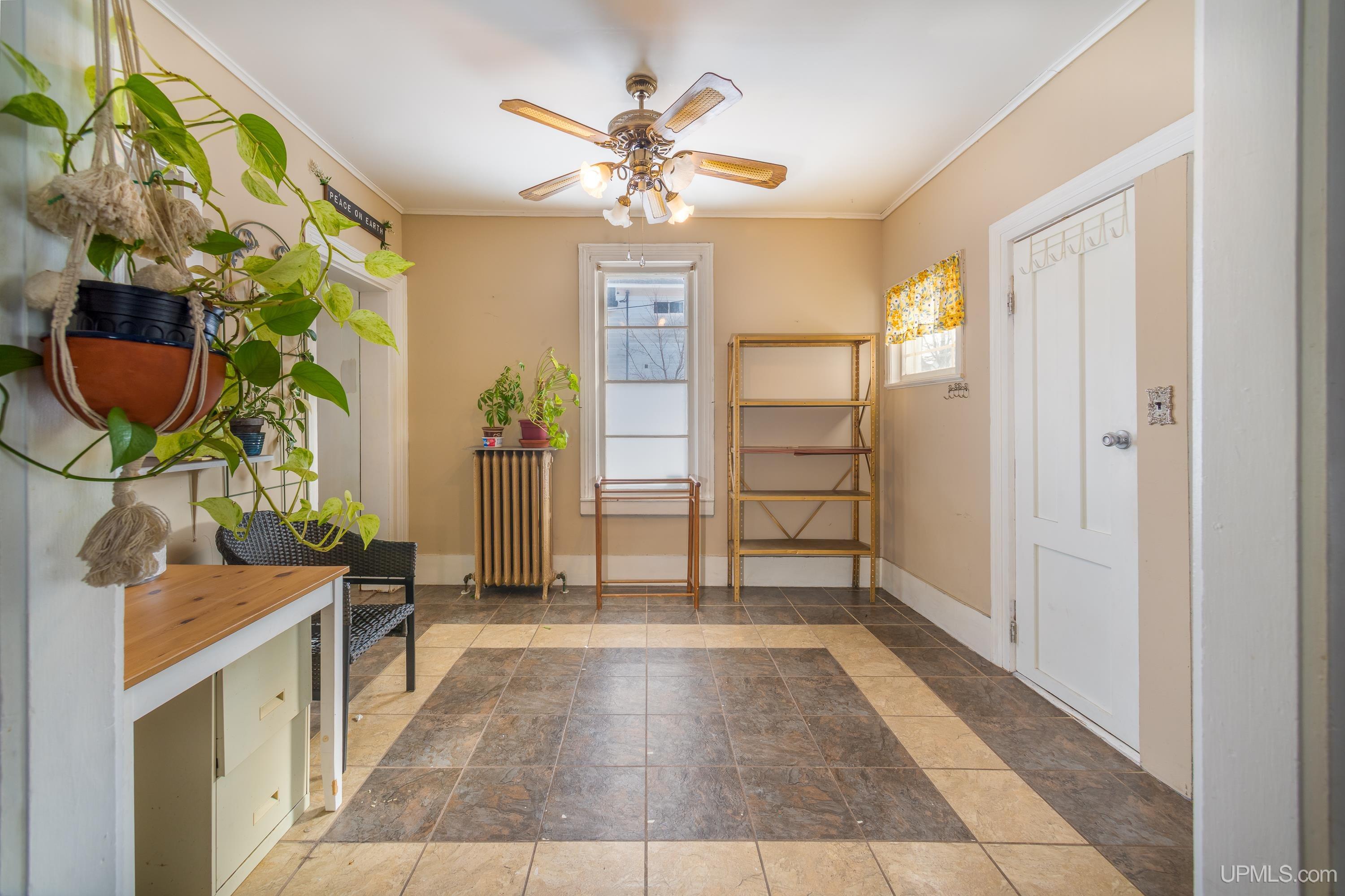200 W Ridge Street