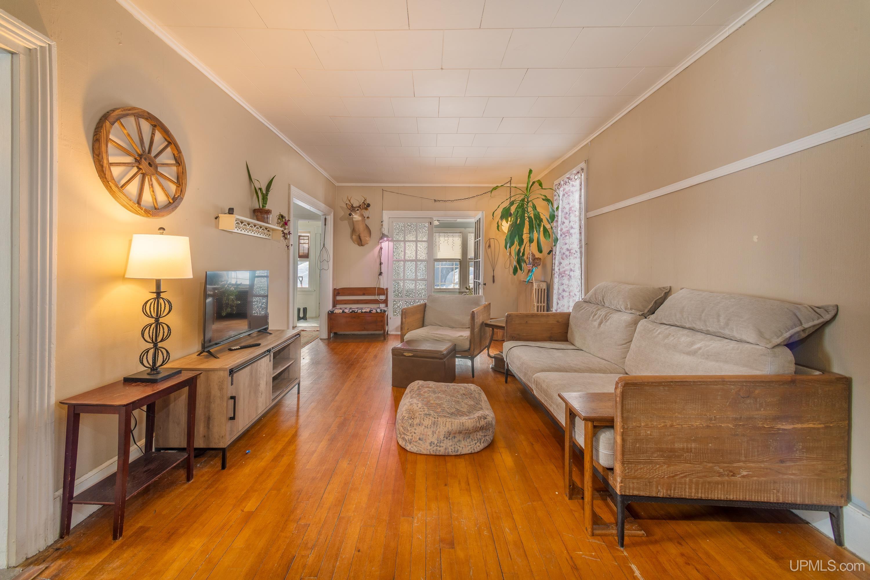 200 W Ridge Street