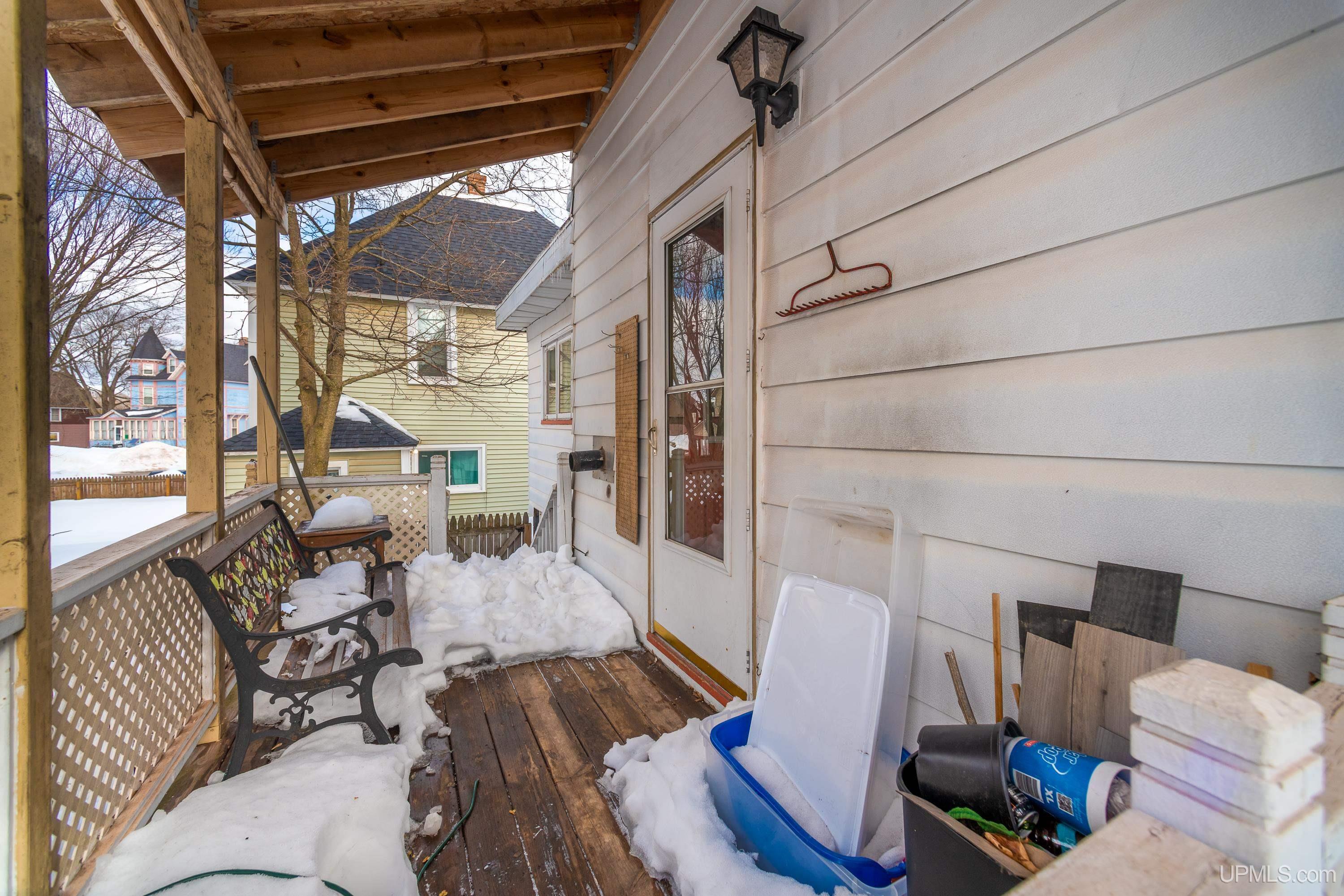 200 W Ridge Street