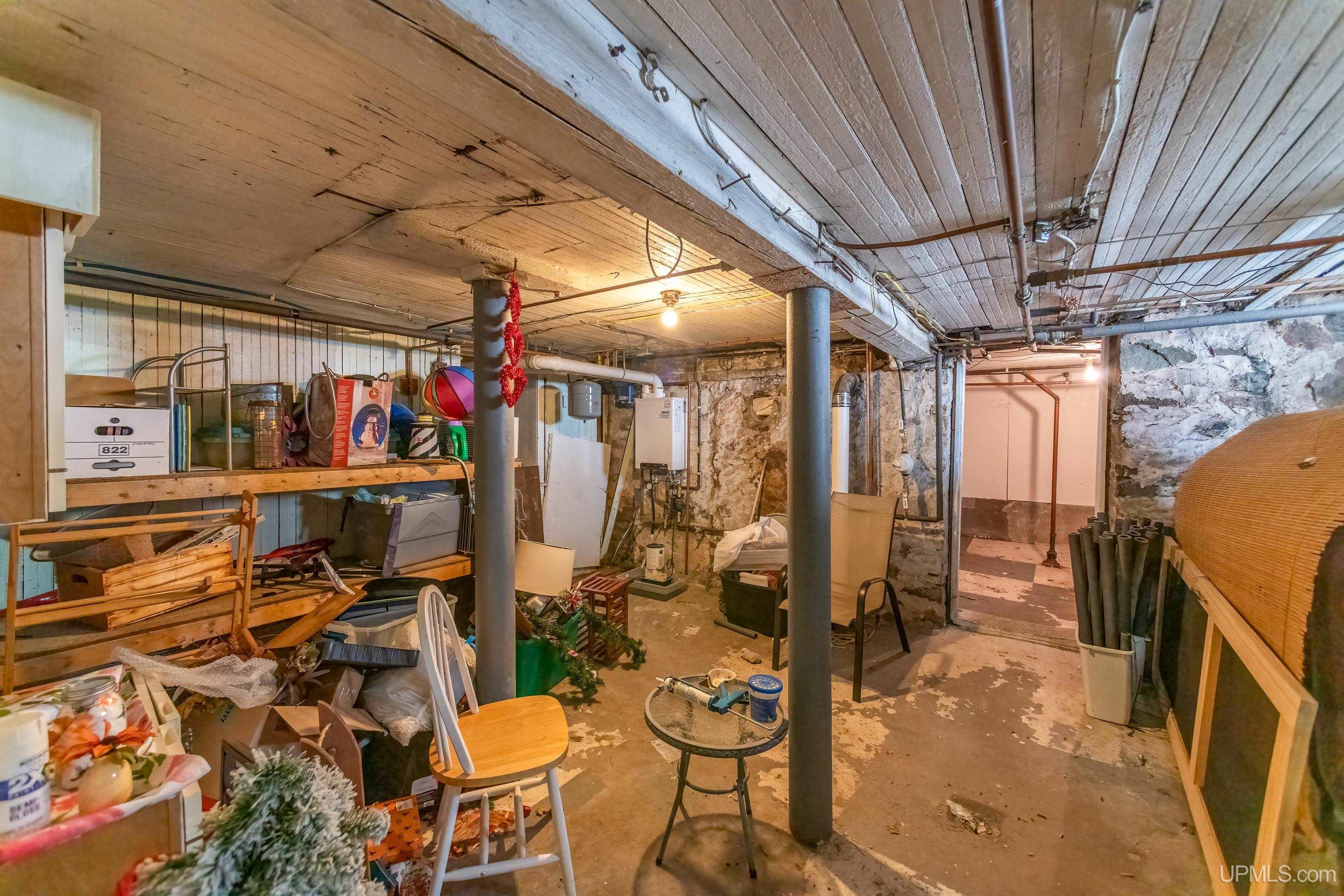 200 W Ridge Street