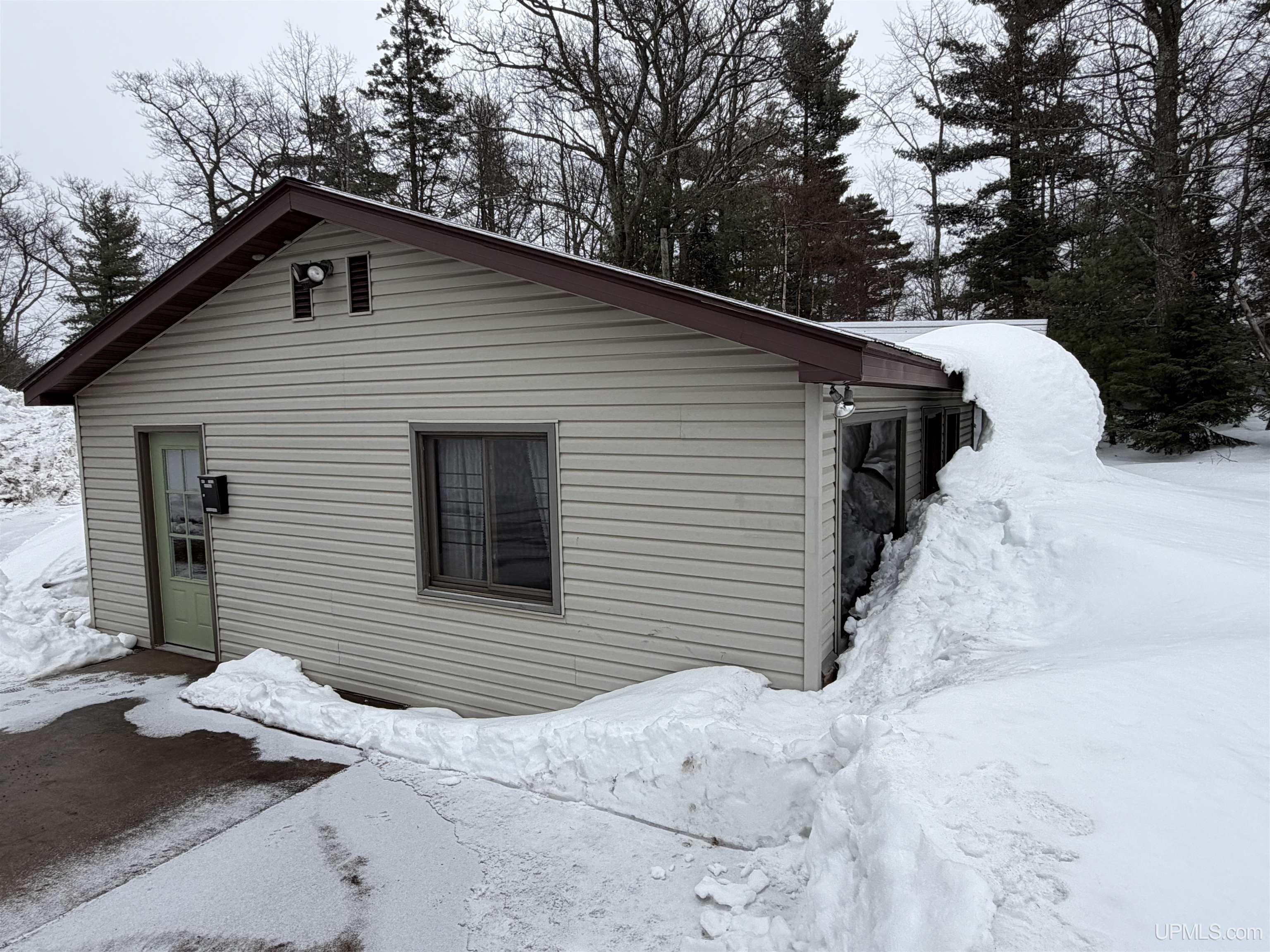 7 E Brebner Road