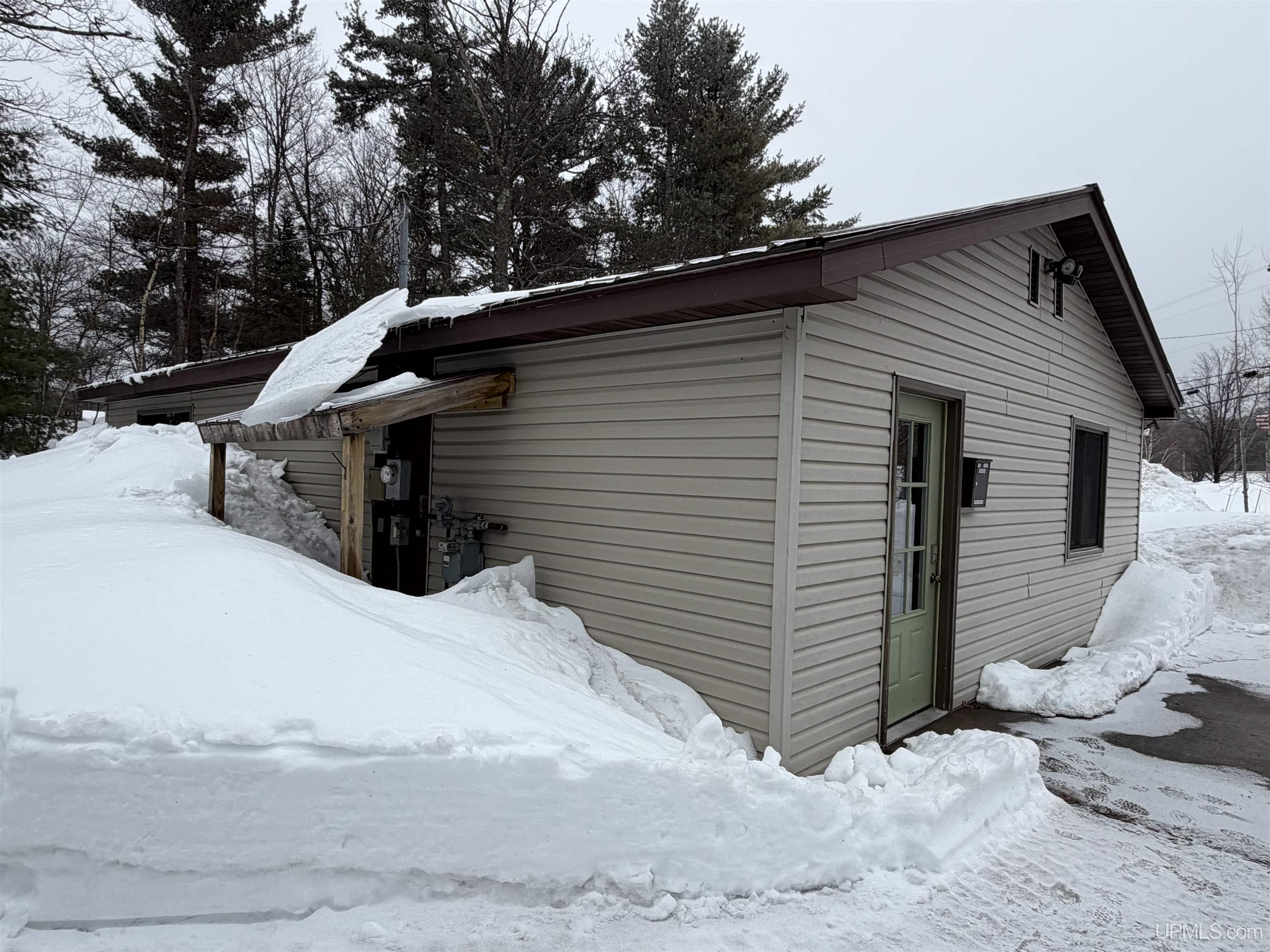 7 E Brebner Road