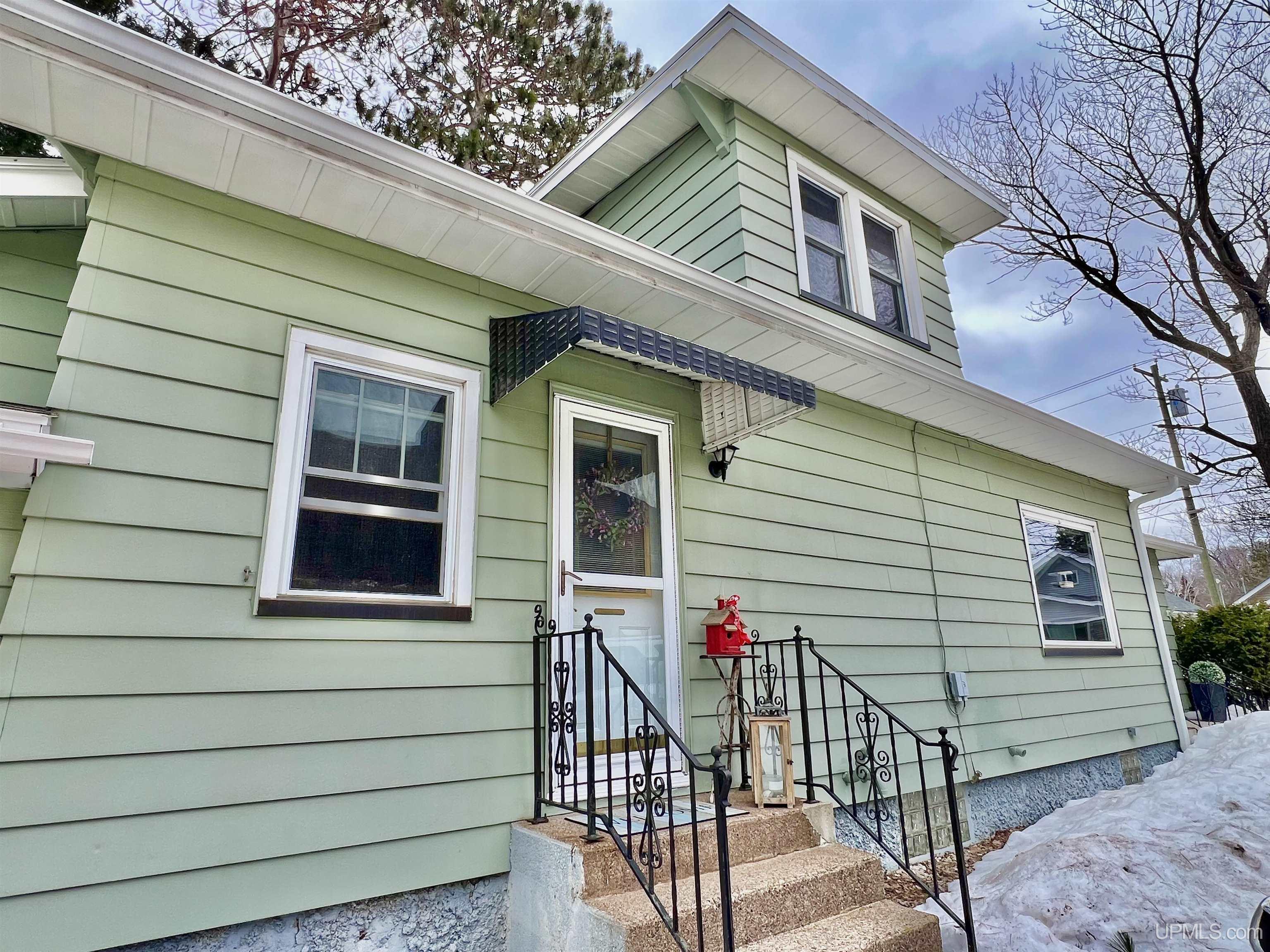 115 E College Avenue