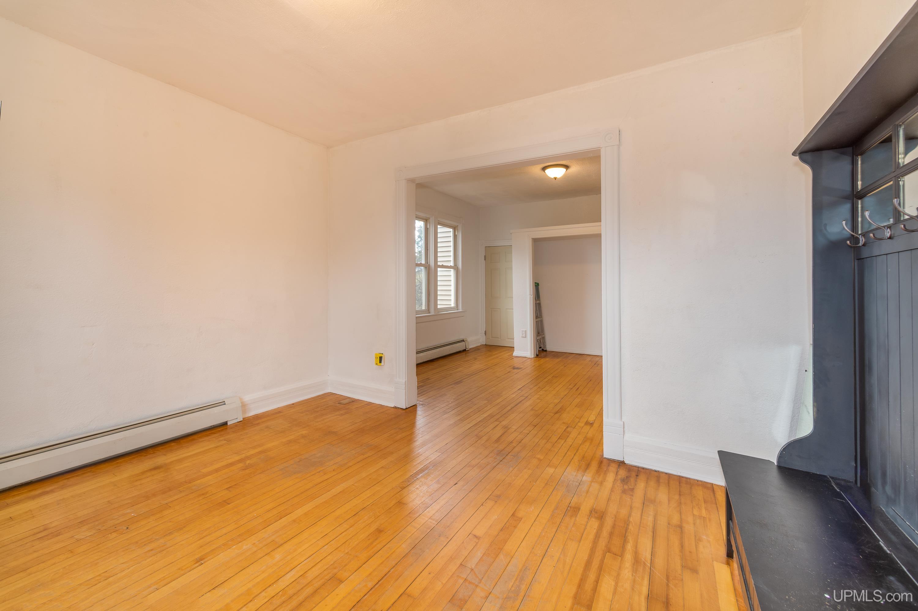129 W Superior Street