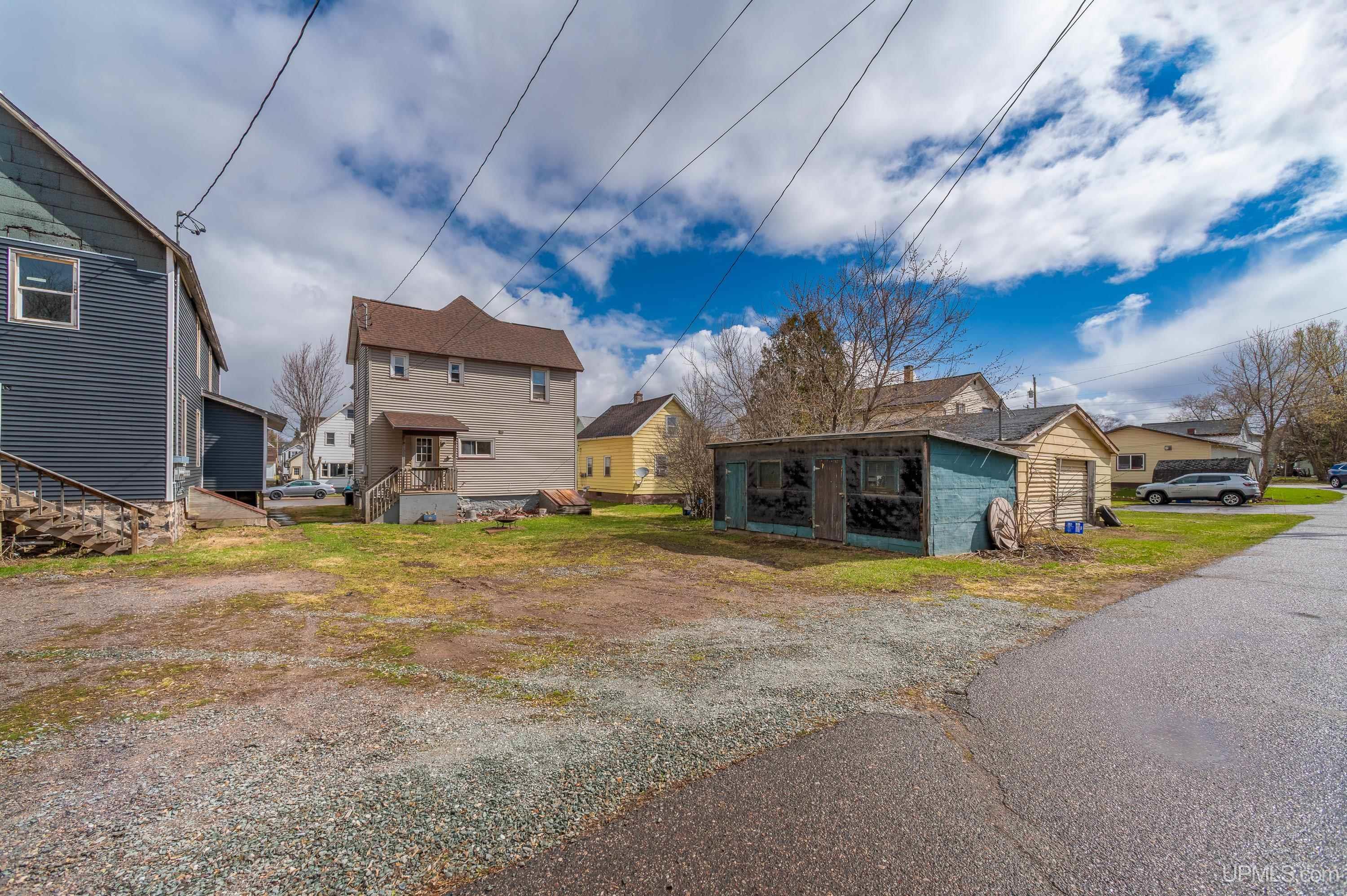 129 W Superior Street