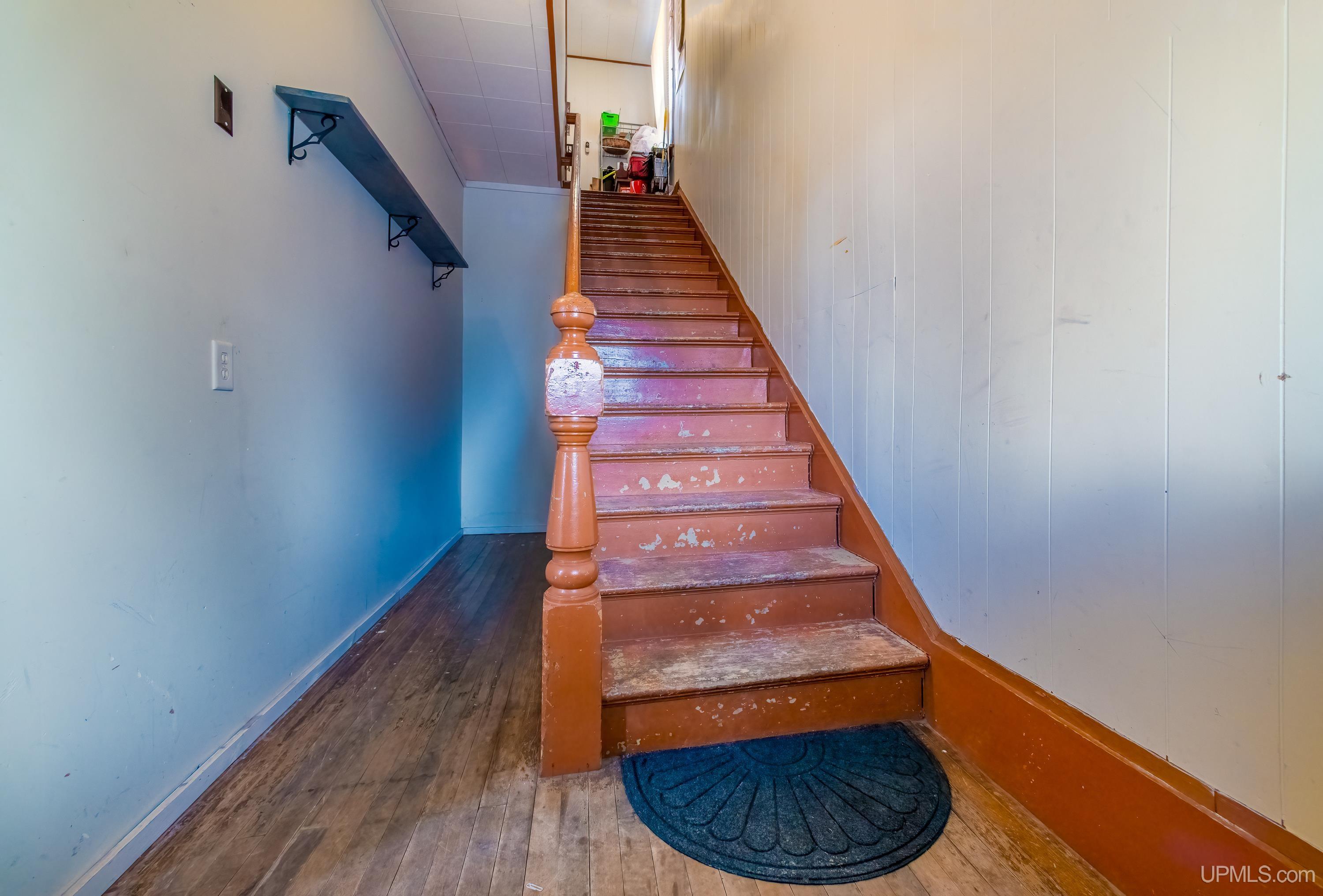 129 W Superior Street