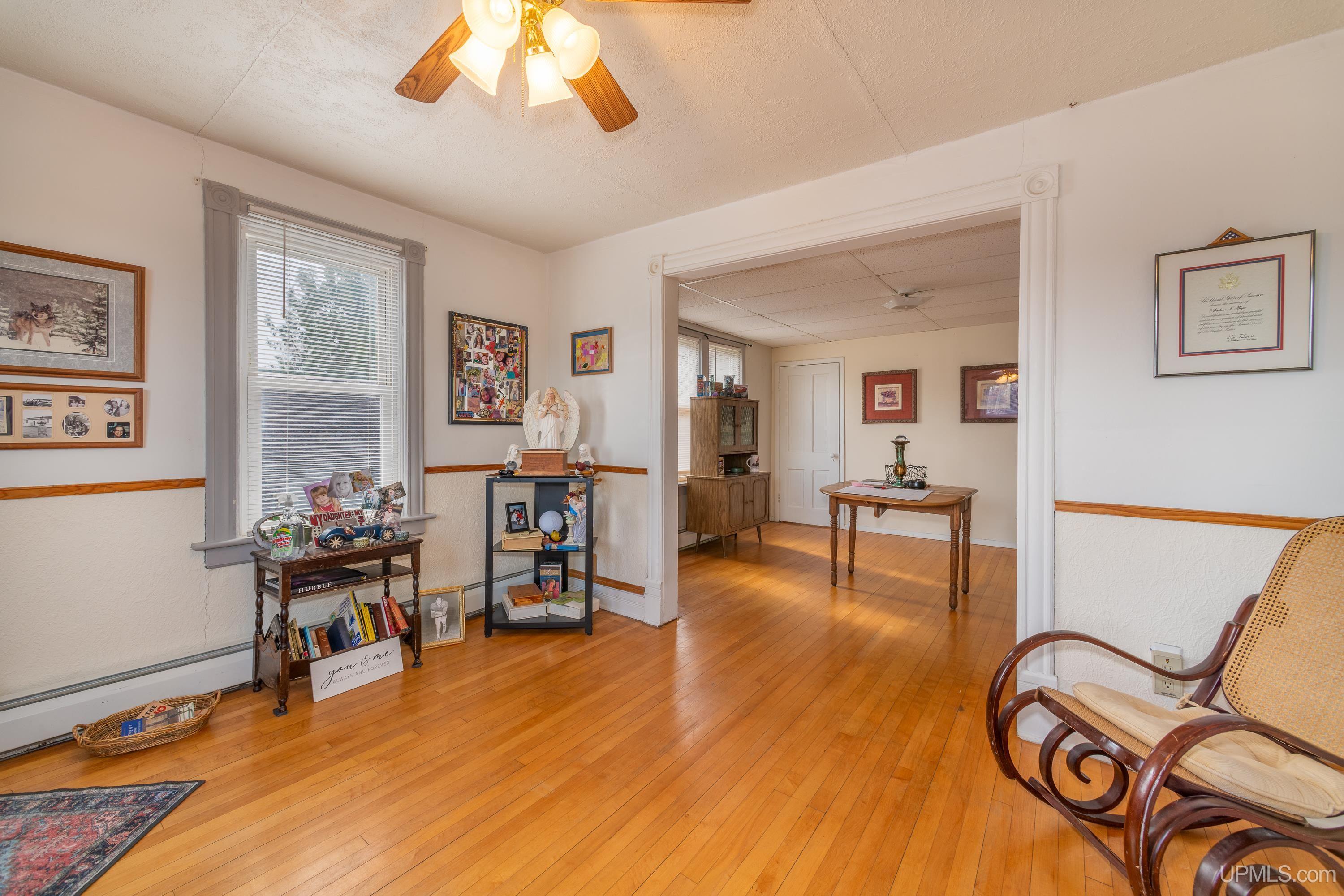 129 W Superior Street