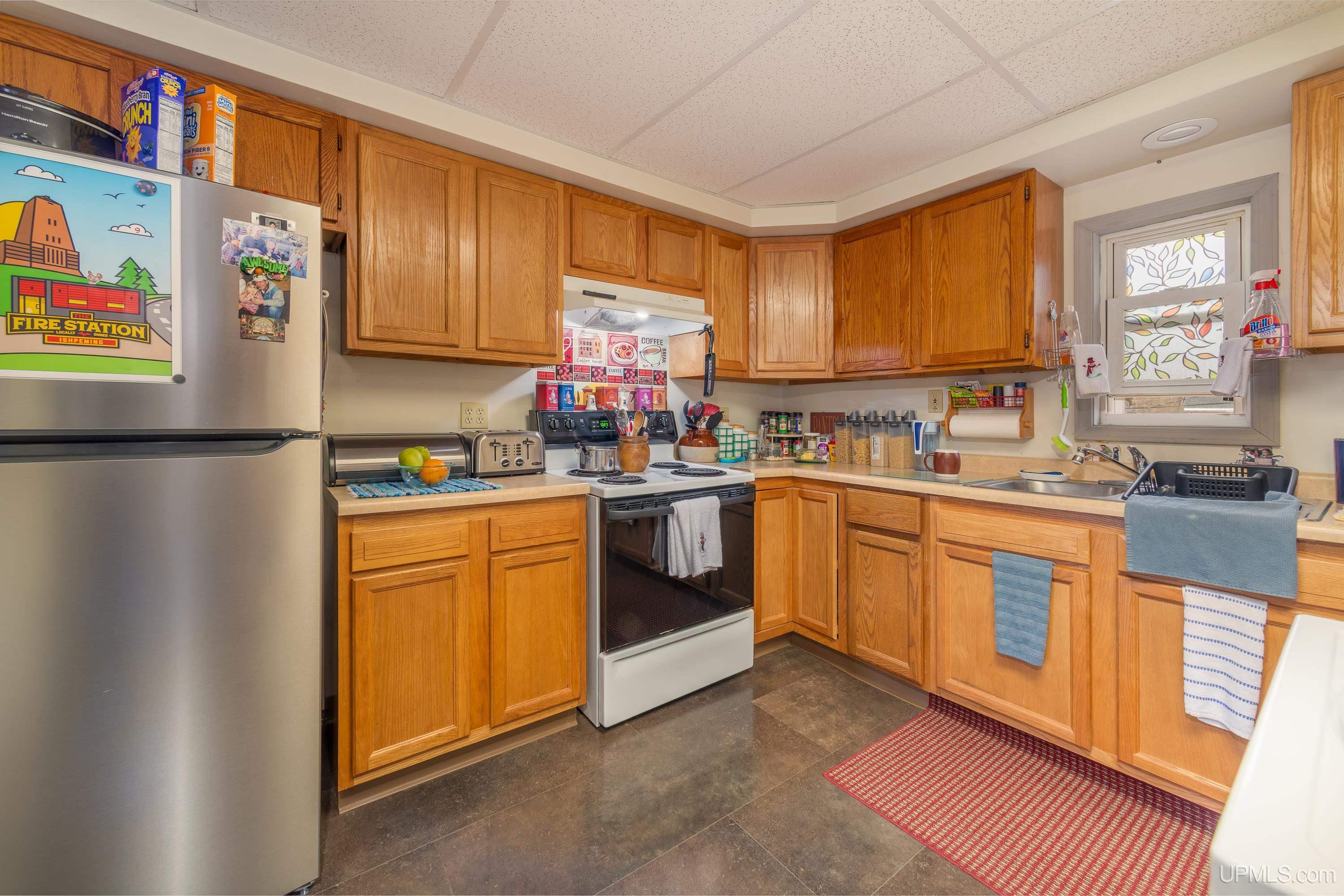 129 W Superior Street
