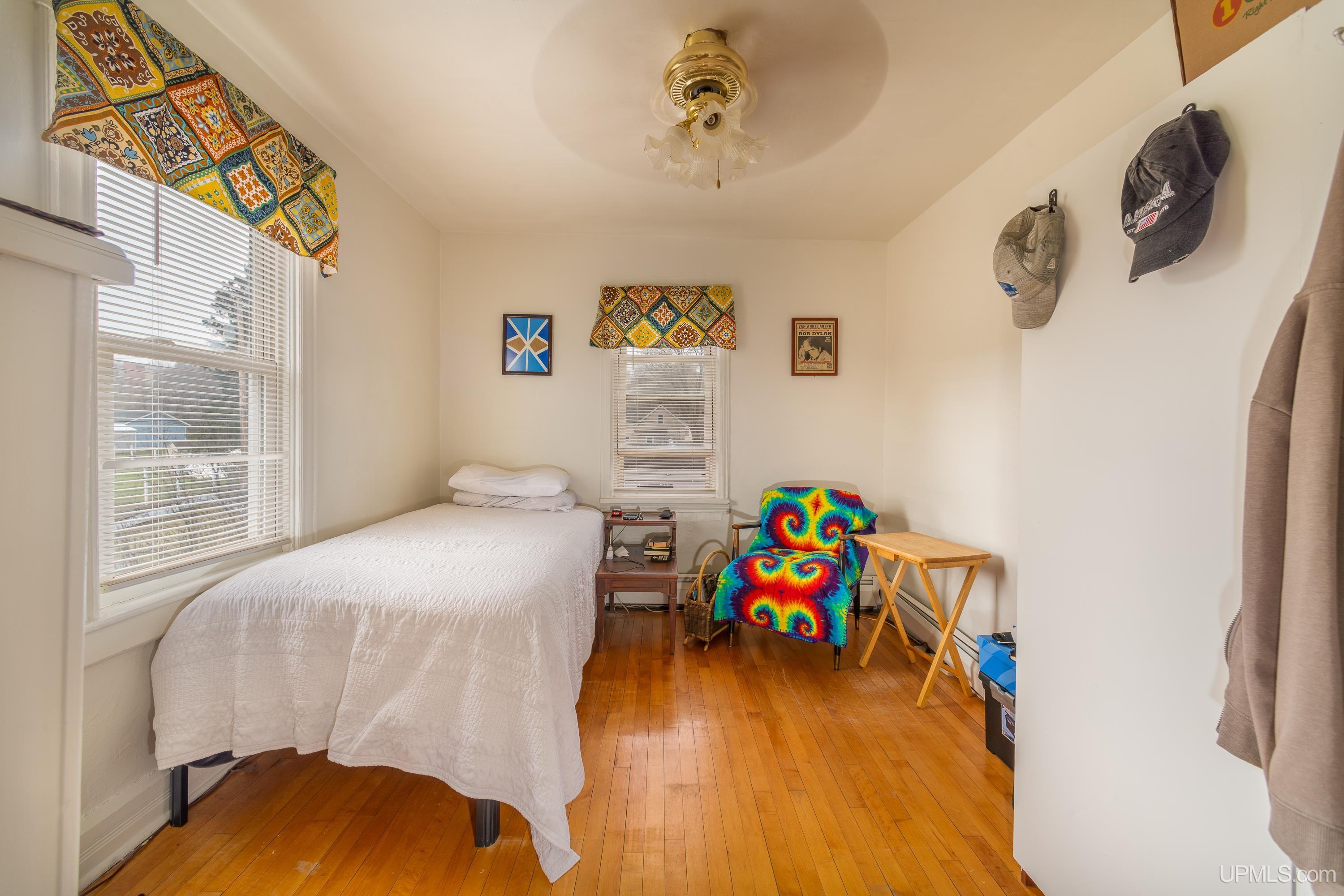 129 W Superior Street
