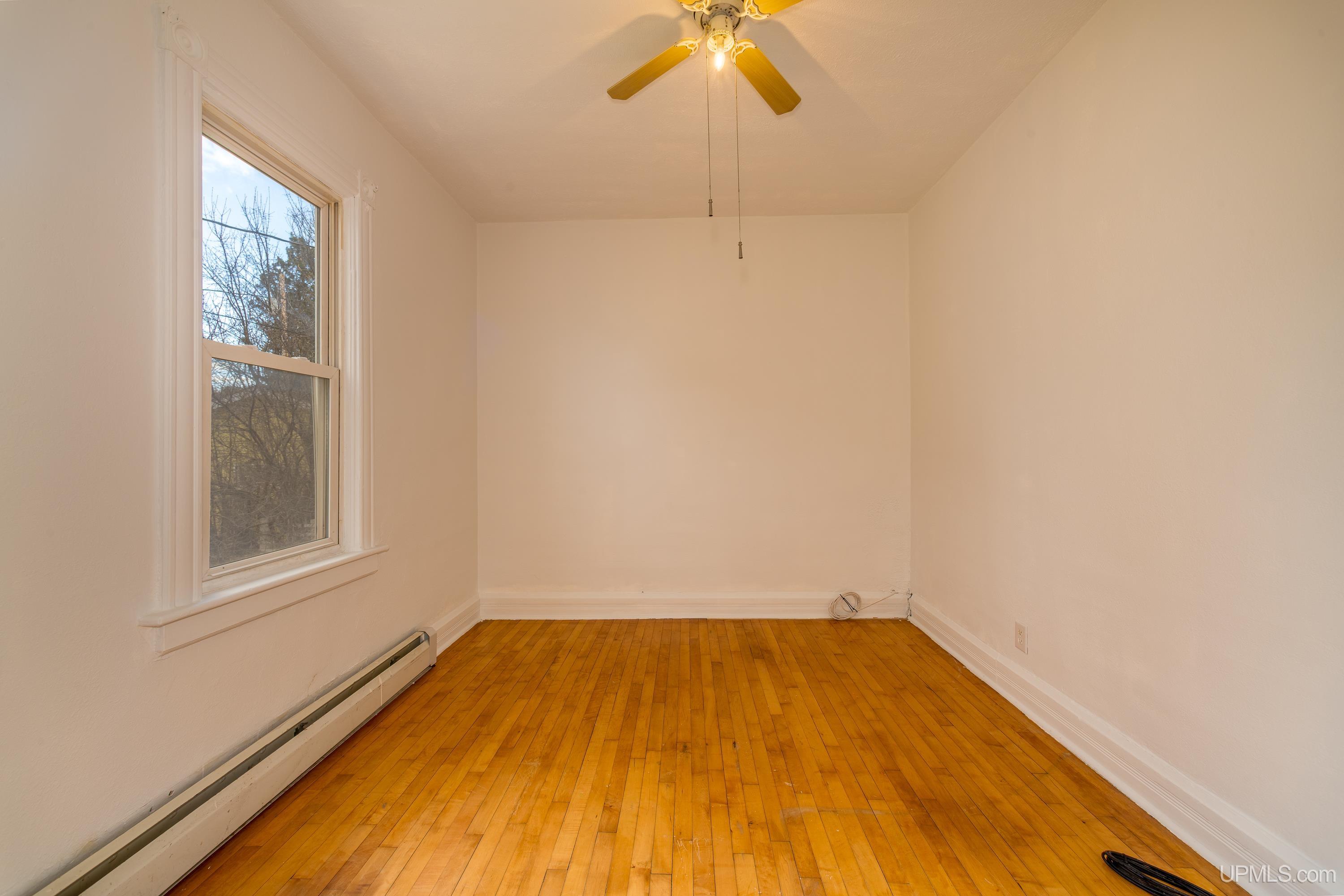 129 W Superior Street
