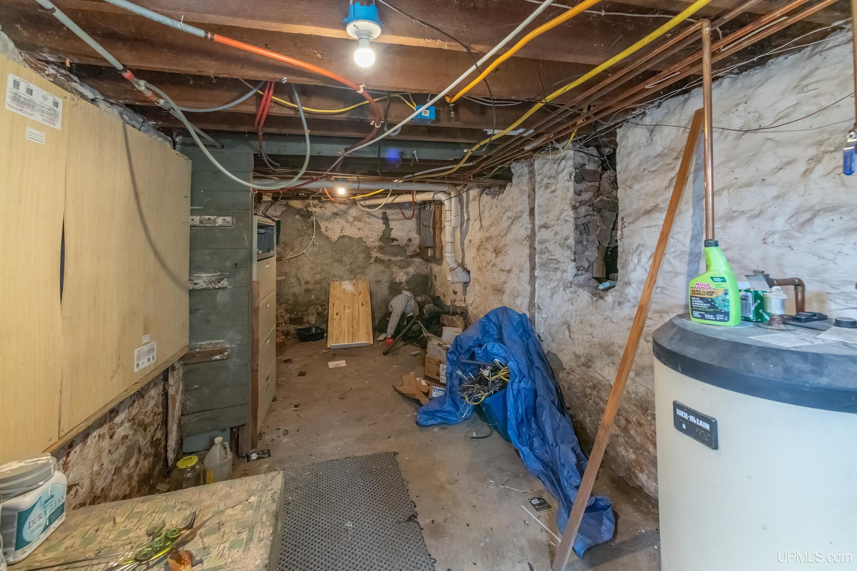 129 W Superior Street
