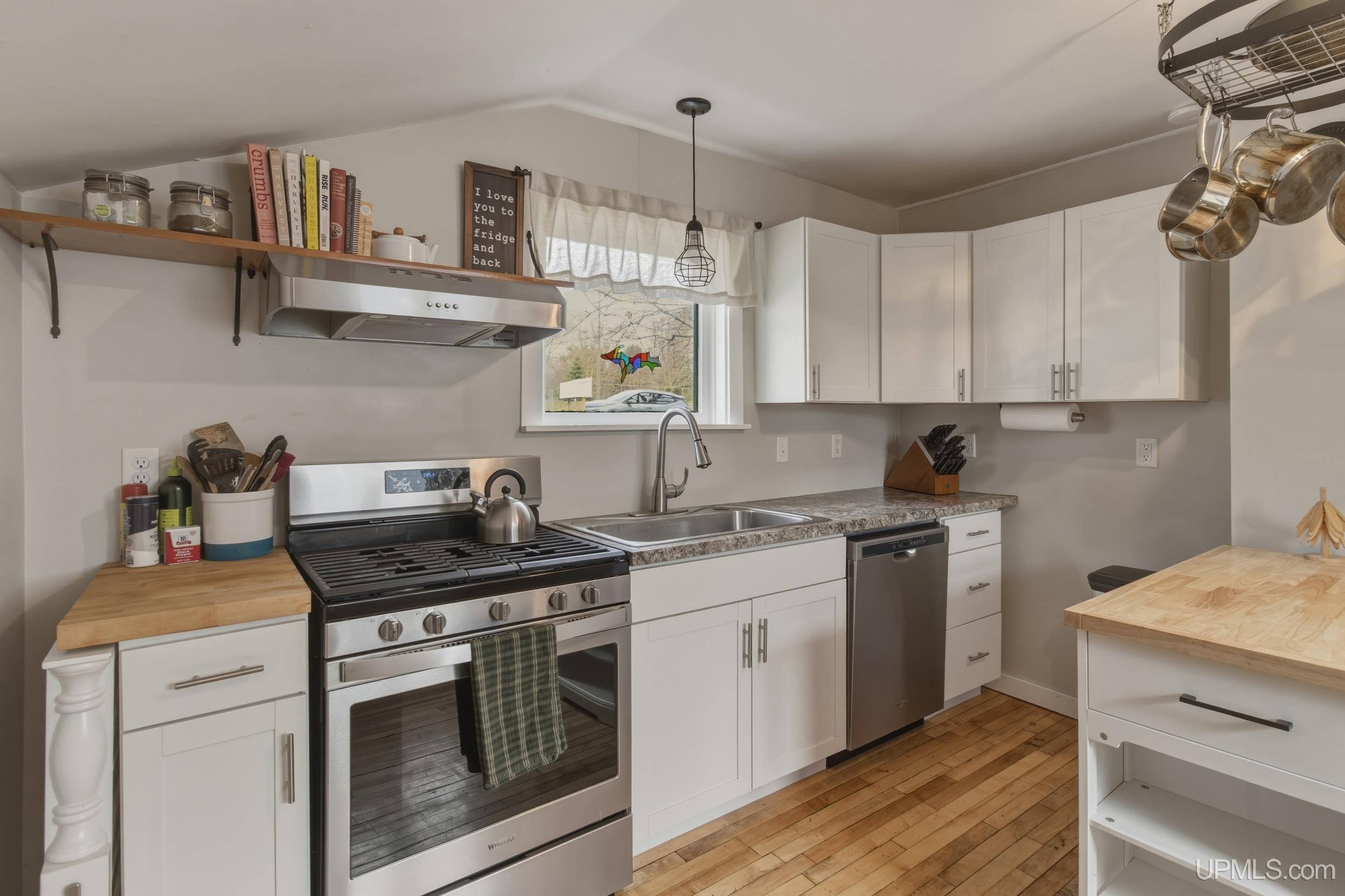 429 W Crescent Street