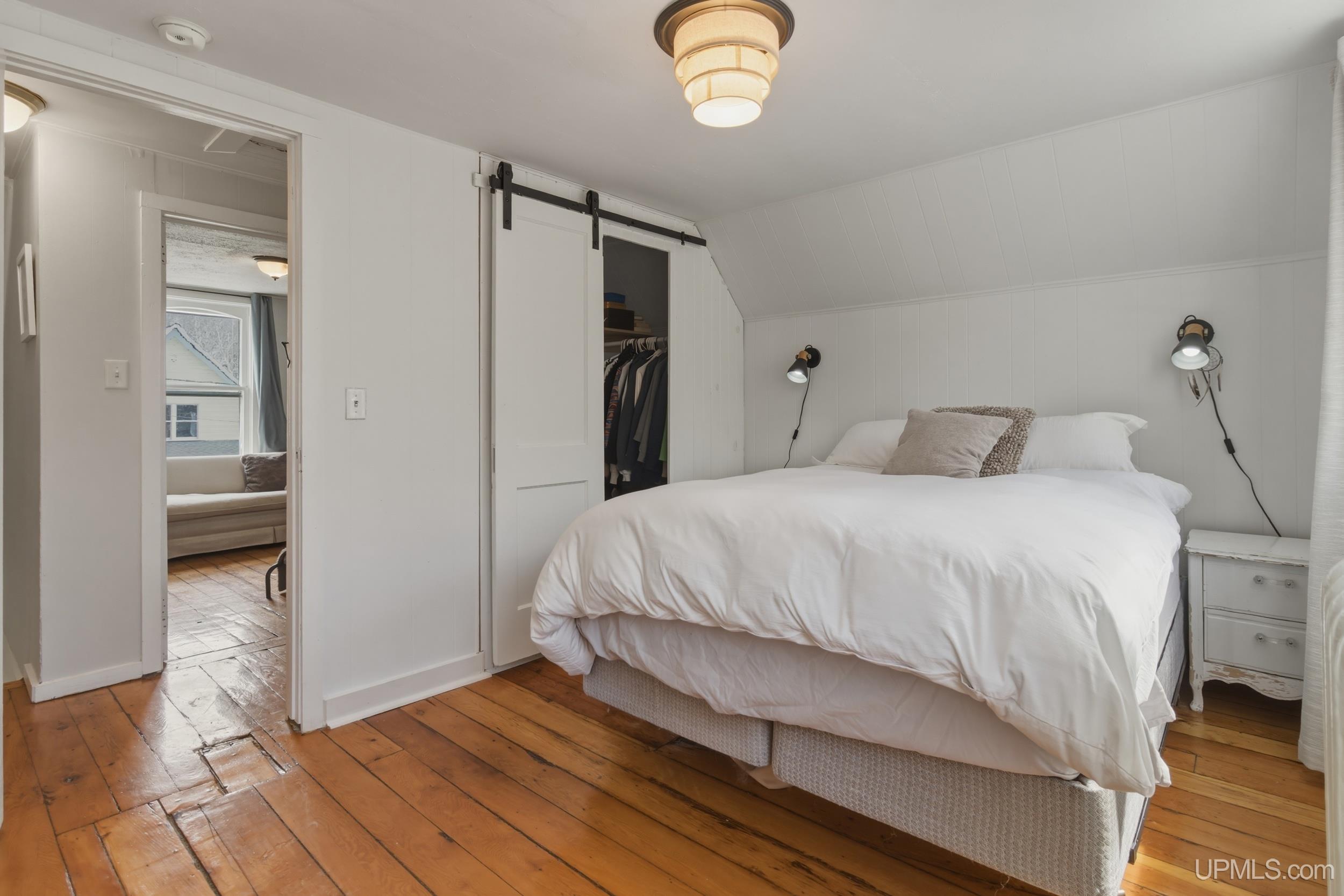 429 W Crescent Street