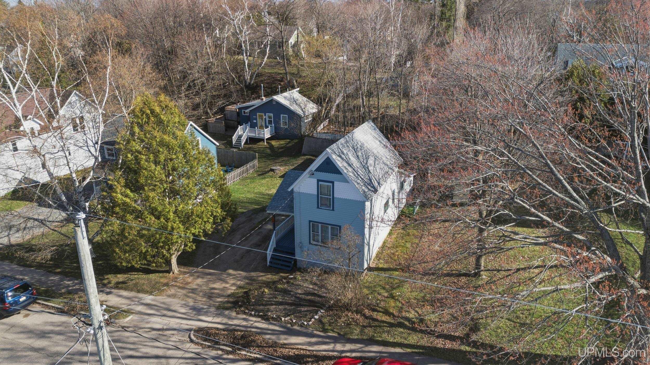 429 W Crescent Street
