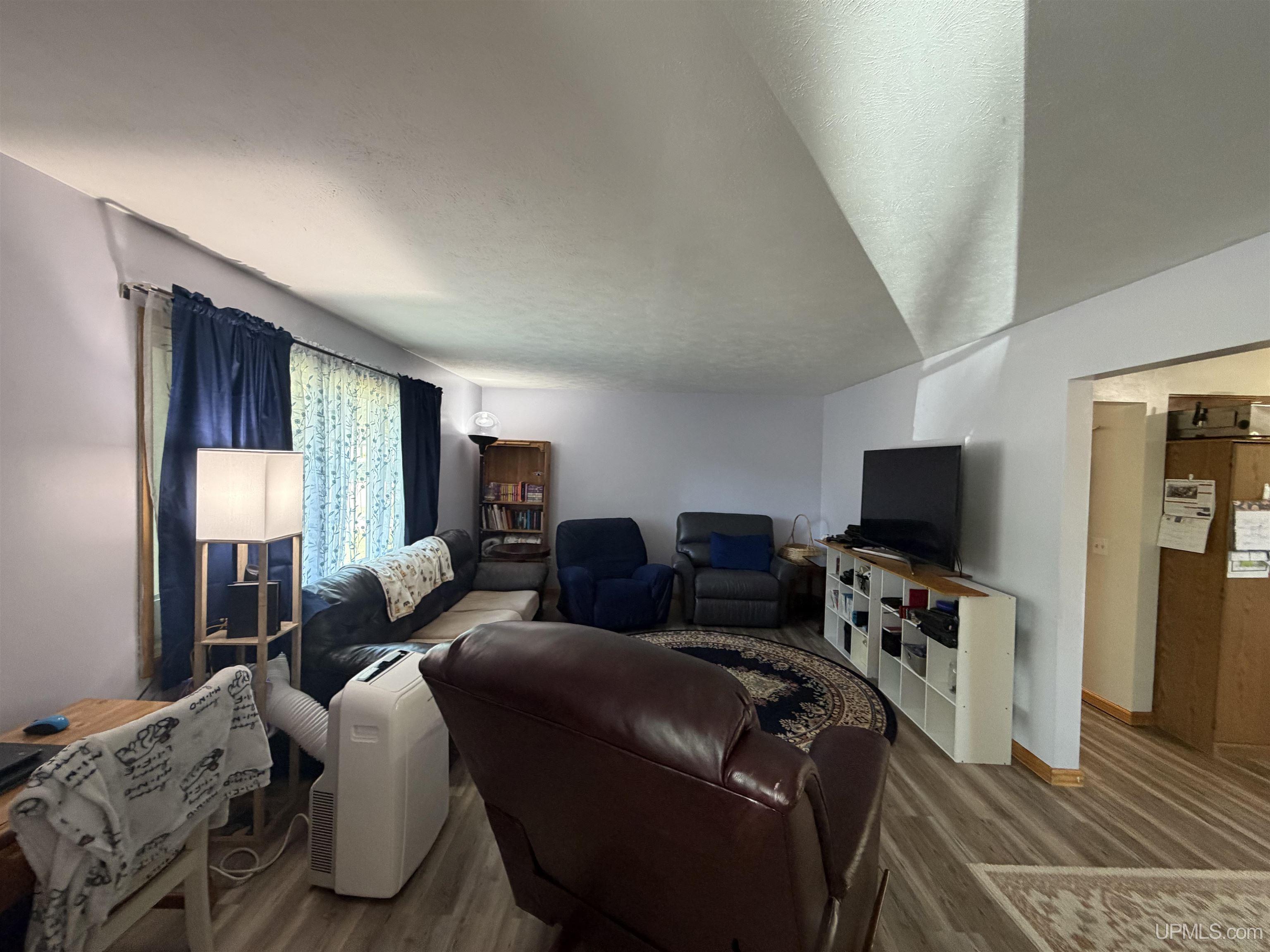 1609 Elm Street