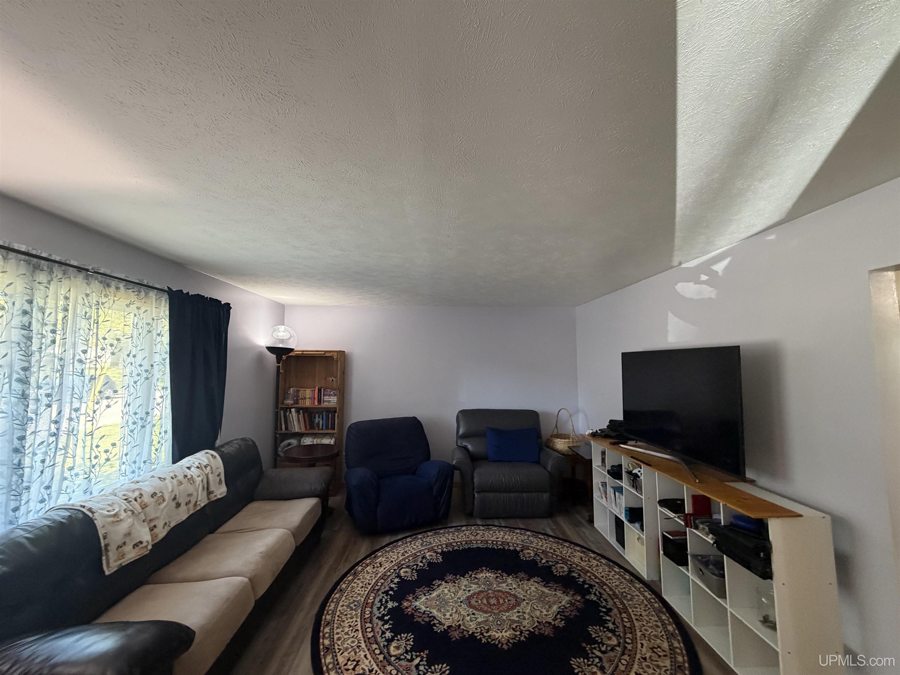 1609 Elm Street