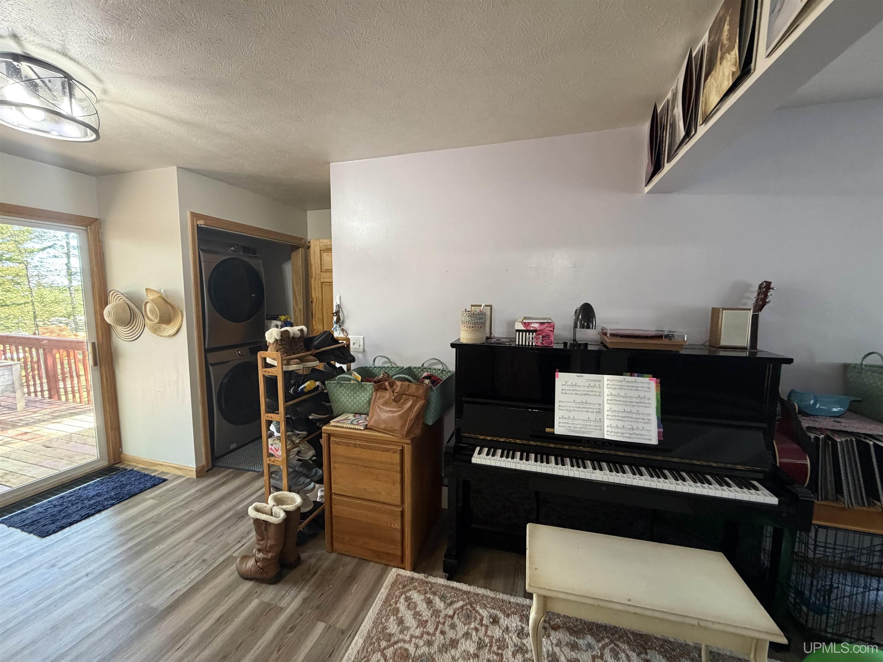 1609 Elm Street