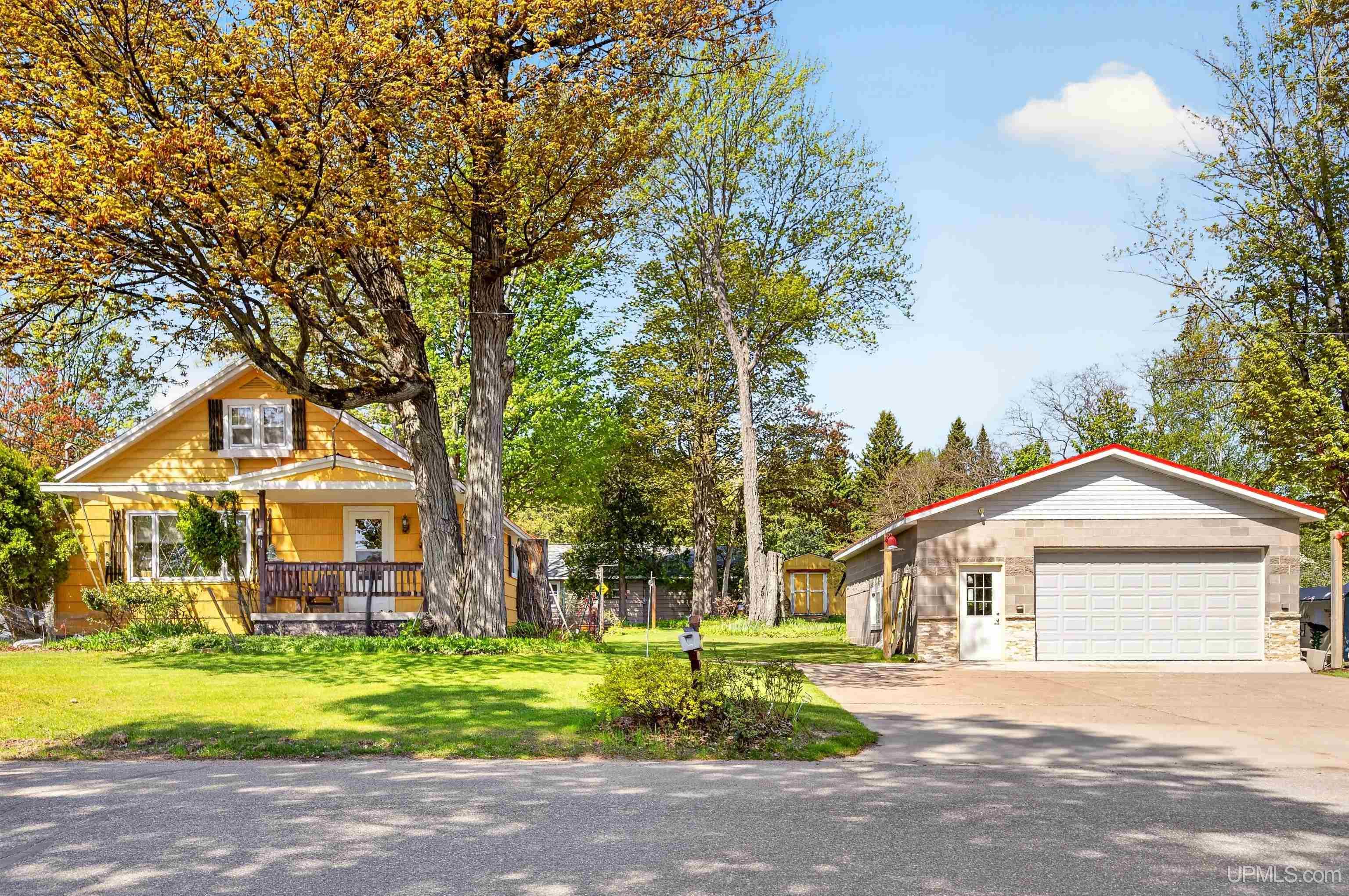 415 Woodridge Avenue