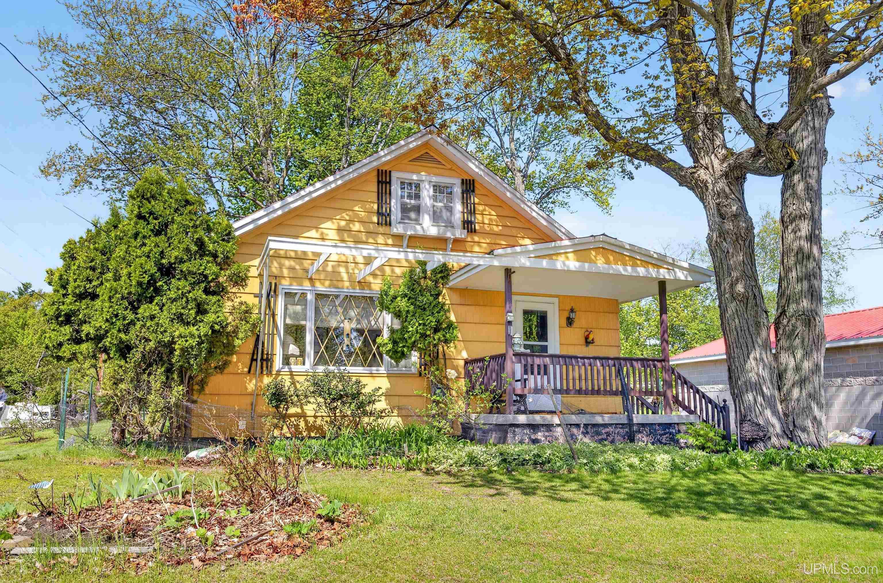 415 Woodridge Avenue