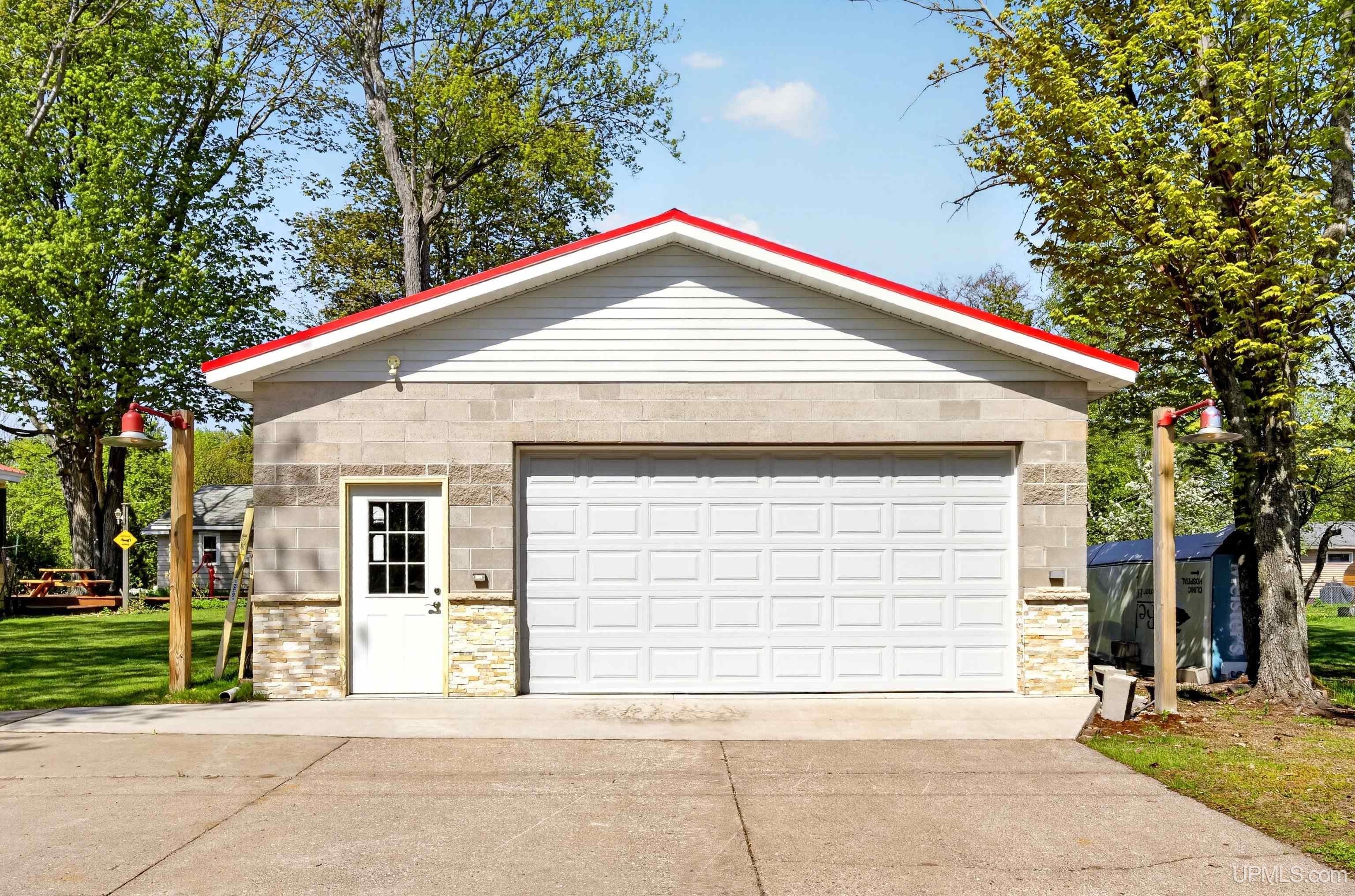 415 Woodridge Avenue