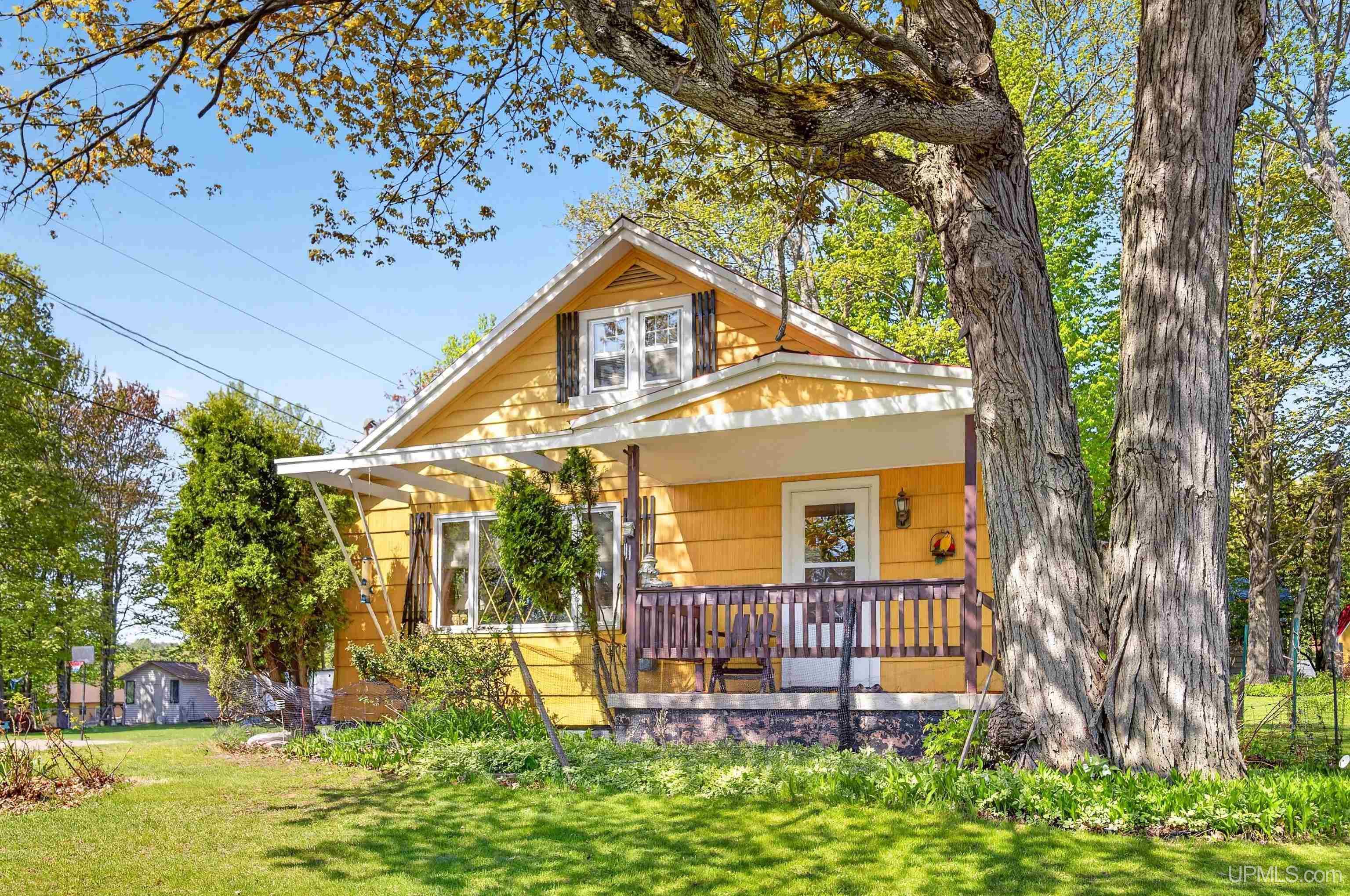 415 Woodridge Avenue
