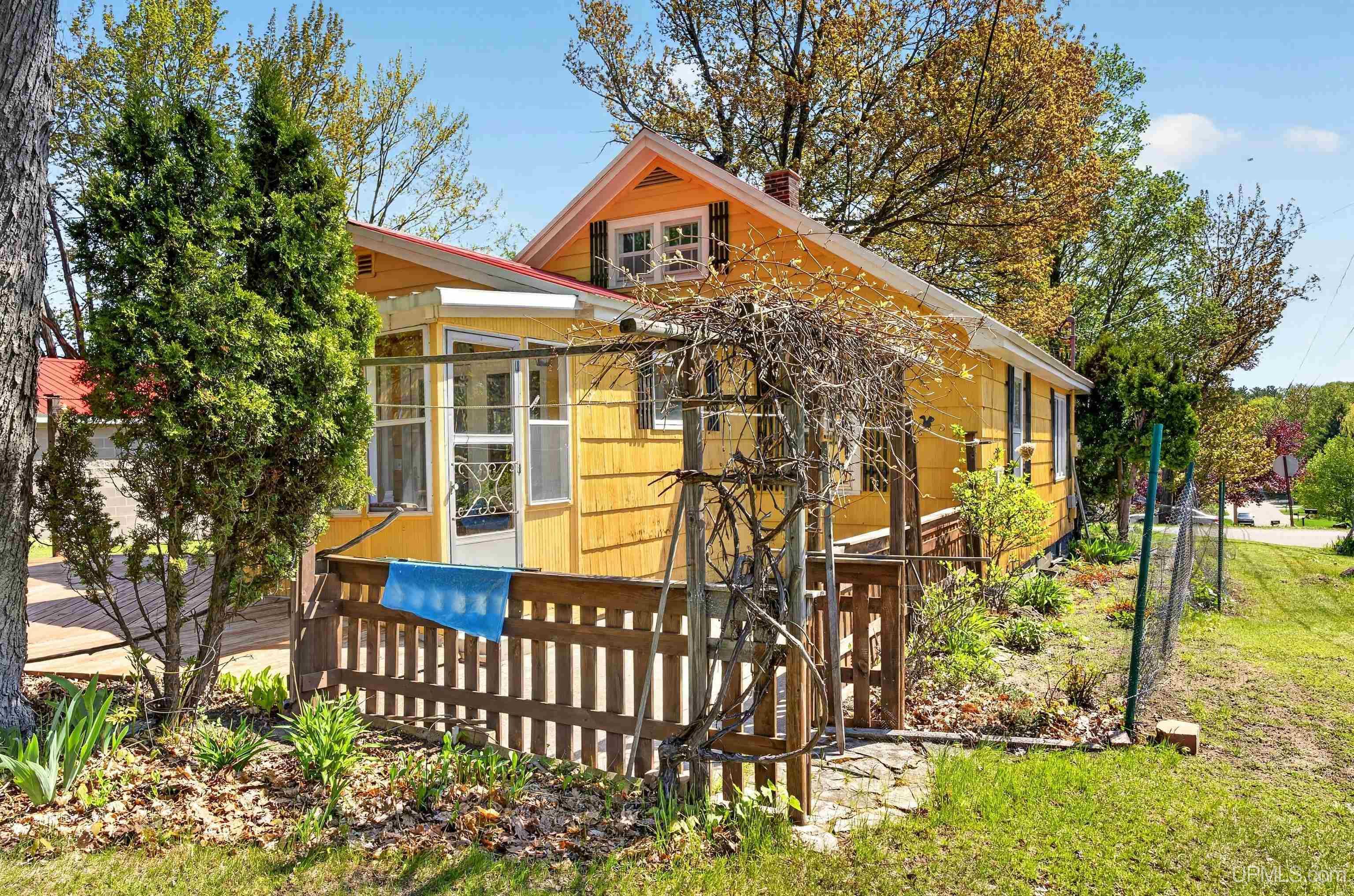 415 Woodridge Avenue