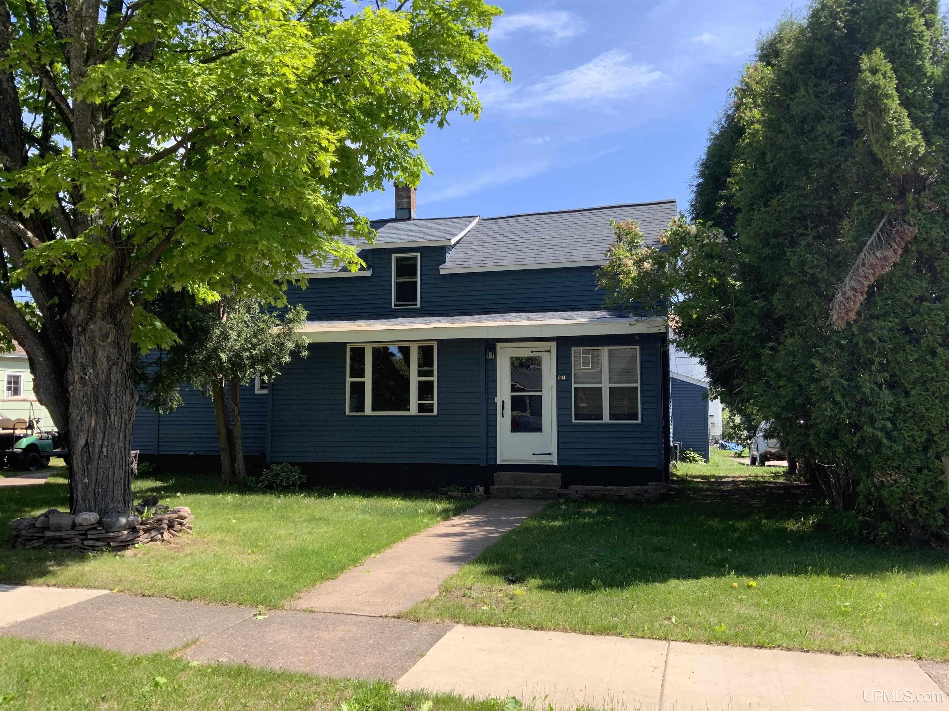 604 Carr Street