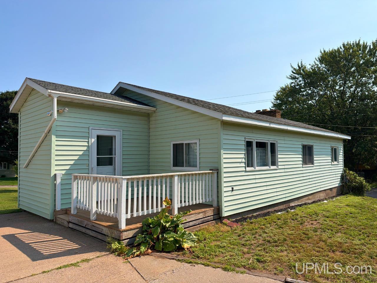 1175 N Mcclellan Avenue