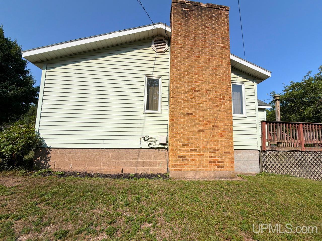 1175 N Mcclellan Avenue