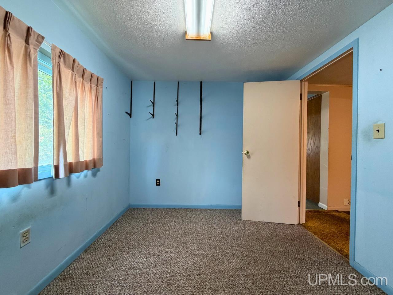 1175 N Mcclellan Avenue