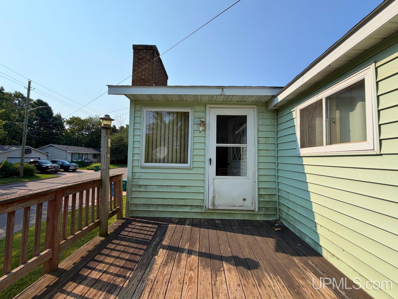 1175 N Mcclellan Avenue