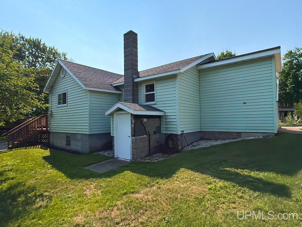 1175 N Mcclellan Avenue