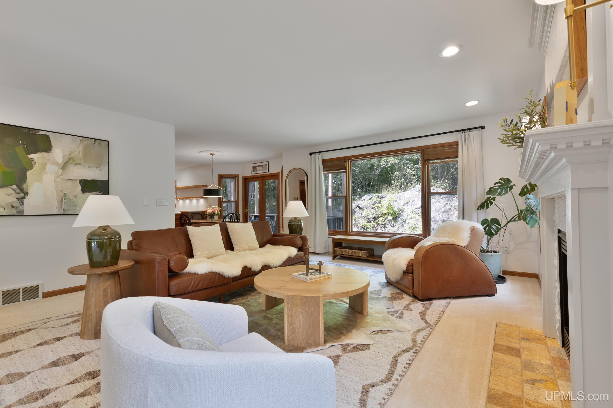 840 E Orianna Drive