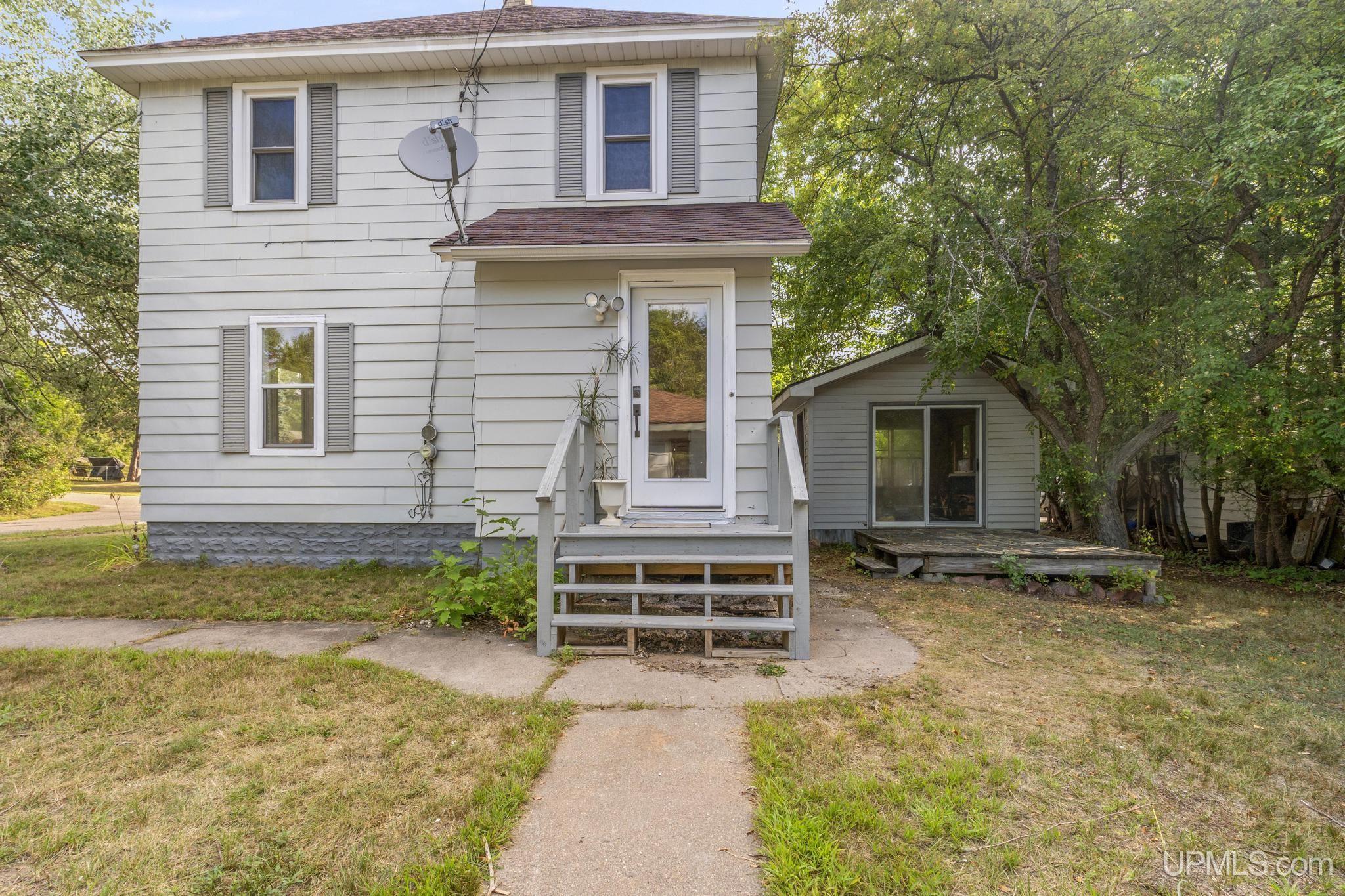 195 N Oak Street