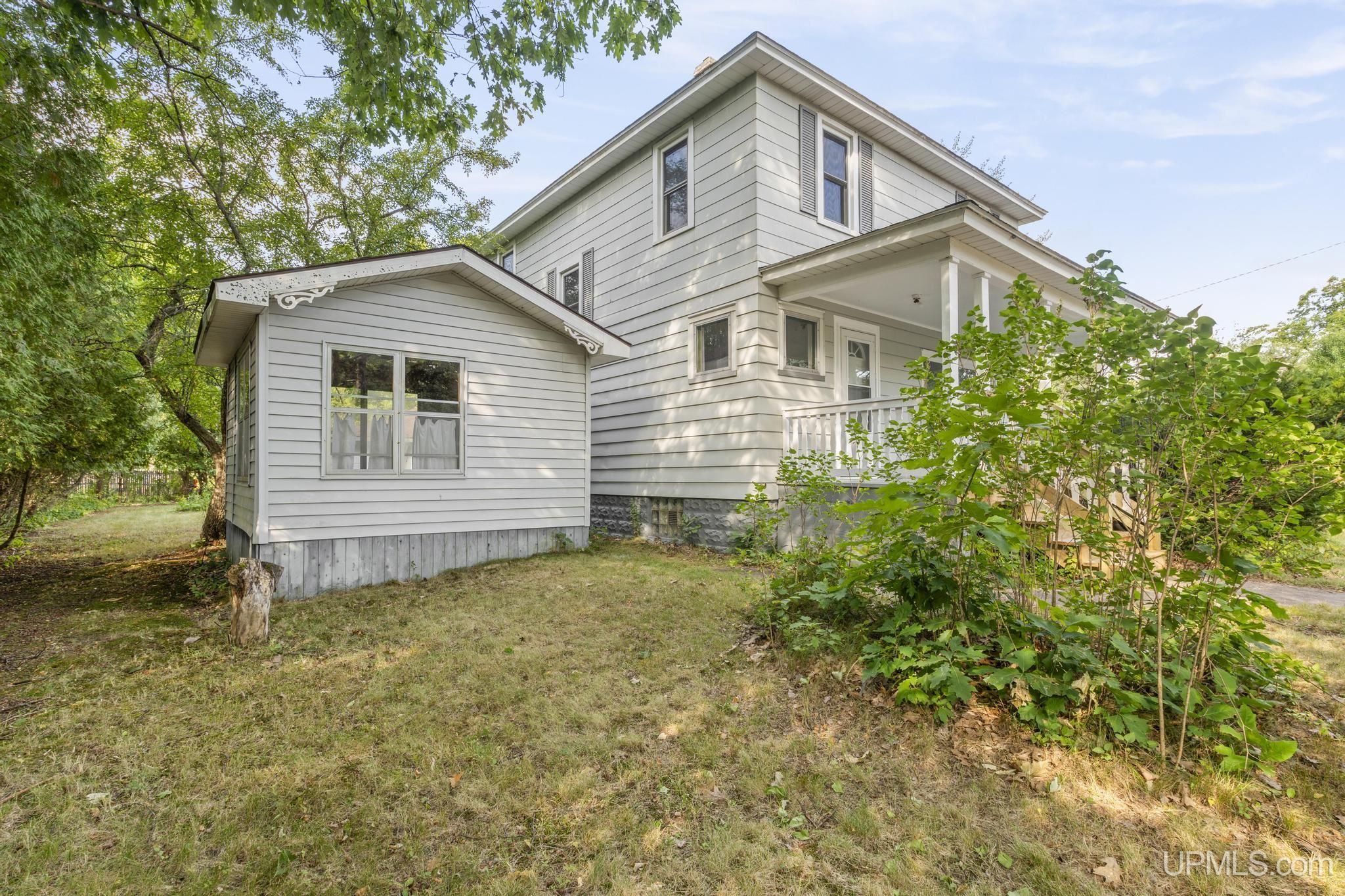 195 N Oak Street