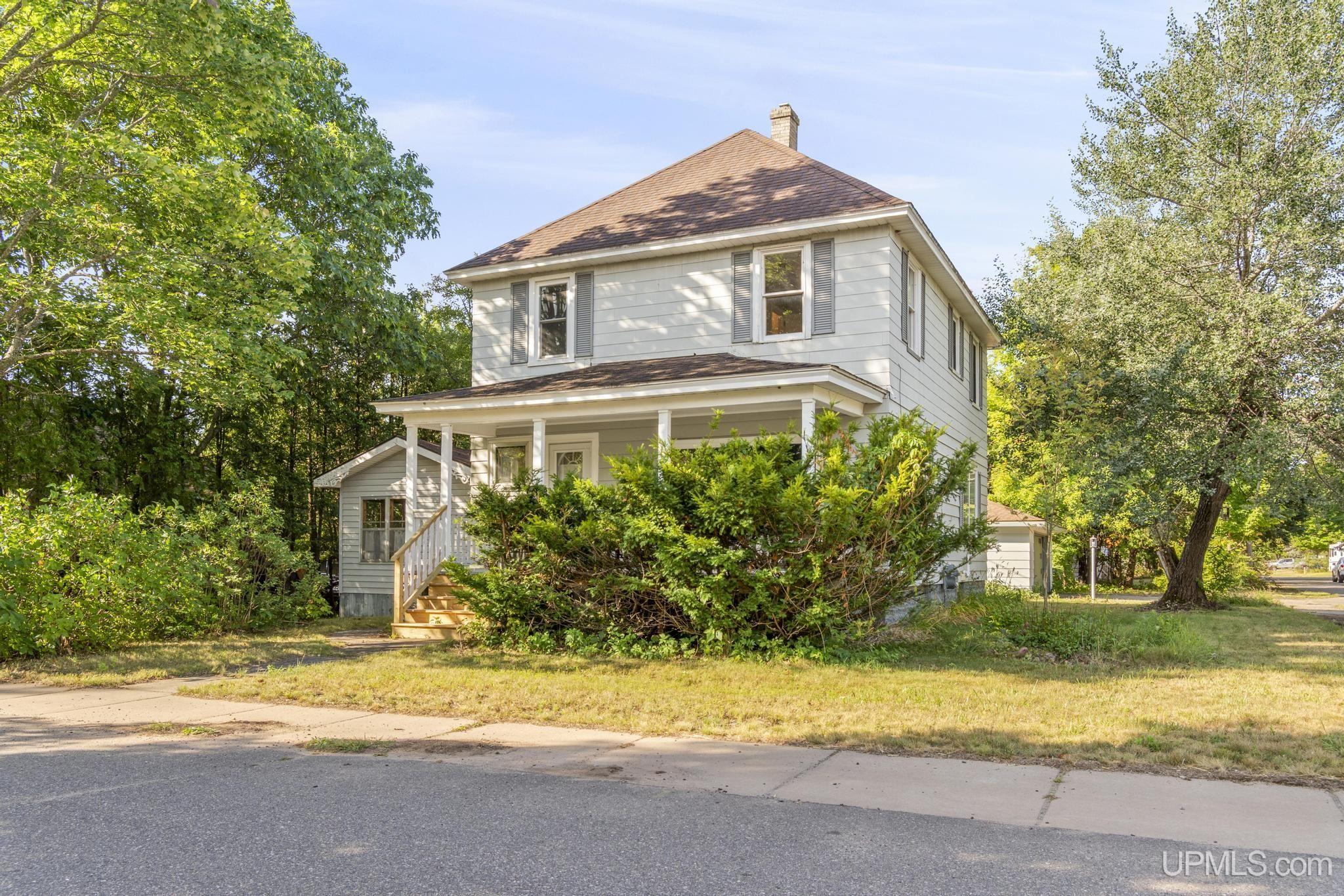 195 N Oak Street
