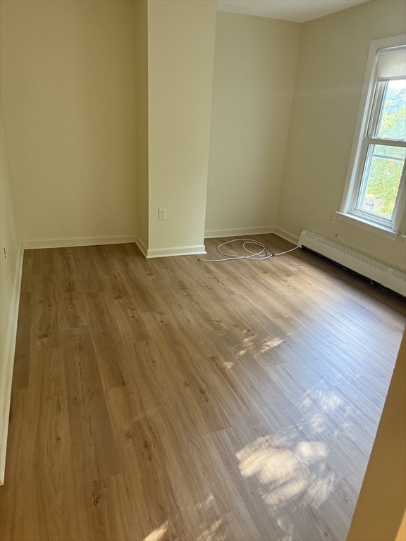 23 Sunnyside Ave # 3T