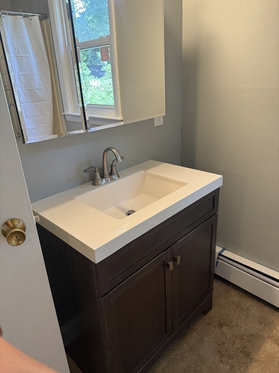 23 Sunnyside Ave # 2L
