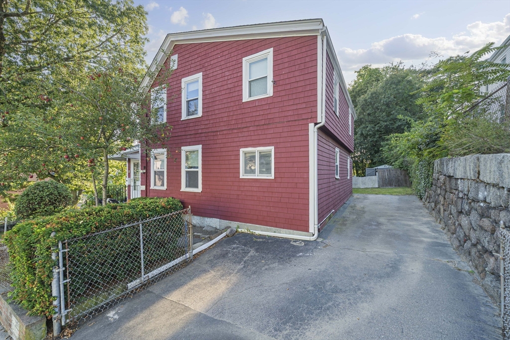 57 Buckley St