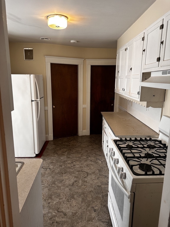 11 South Central Ave # 4