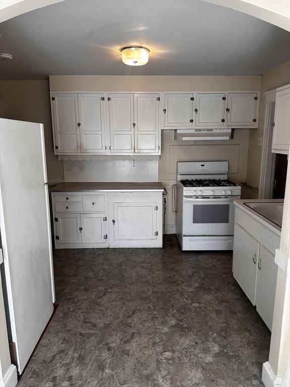 11 South Central Ave # 4