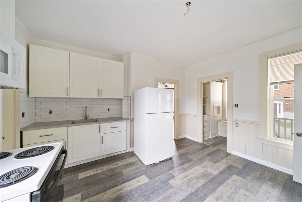 53 Newbury Ave # 1