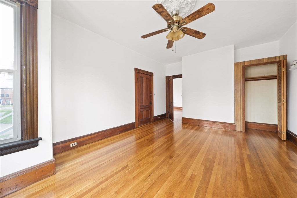 53 Newbury Ave # 1