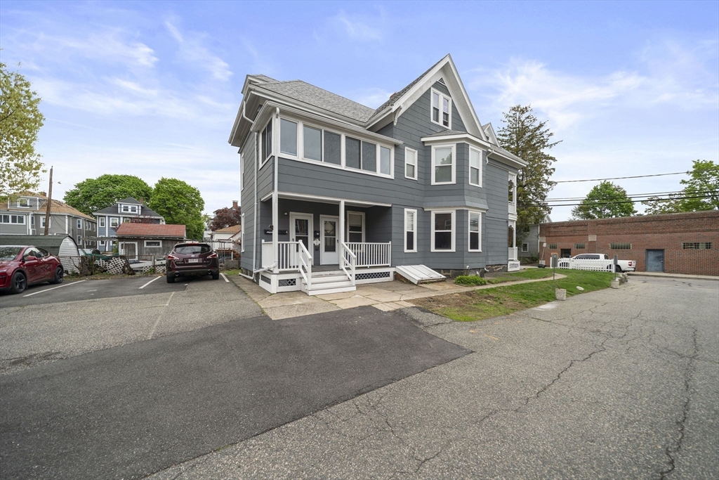 53 Newbury Ave # 1