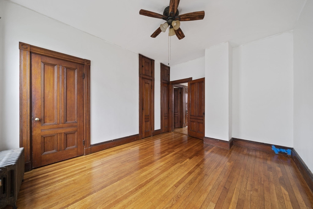 53 Newbury Ave # 1