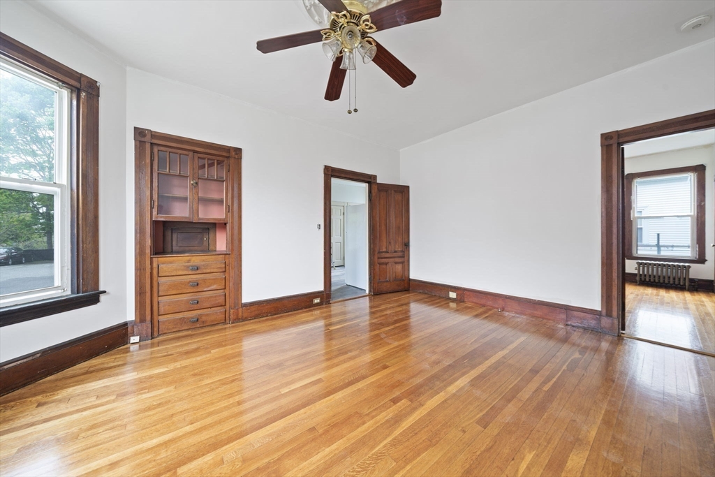 53 Newbury Ave # 1